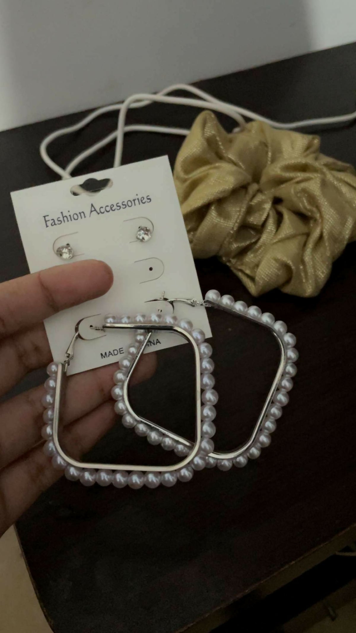 Beaded Earings & Scrunchie | Women Jewelry | Earrings | Preloved