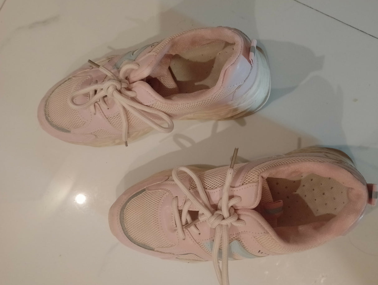 Pink Joggers | Women Shoes | Sport Shoes & Joggers | Size: 39 | Preloved