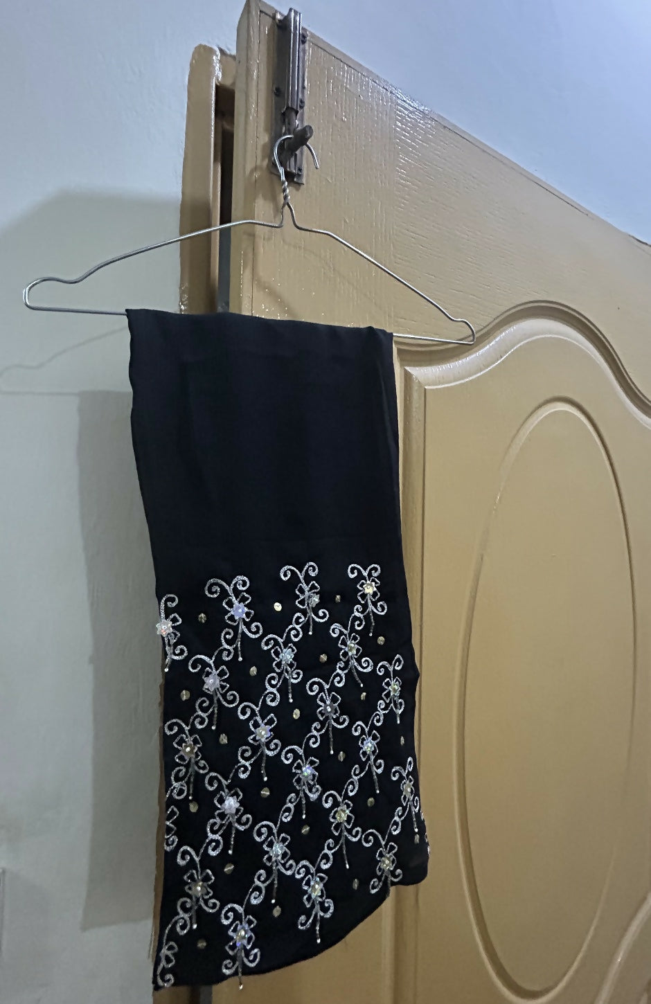 3 Pcs Embroidered Suit | Women Locally Made Kurta | Medium | Preloved