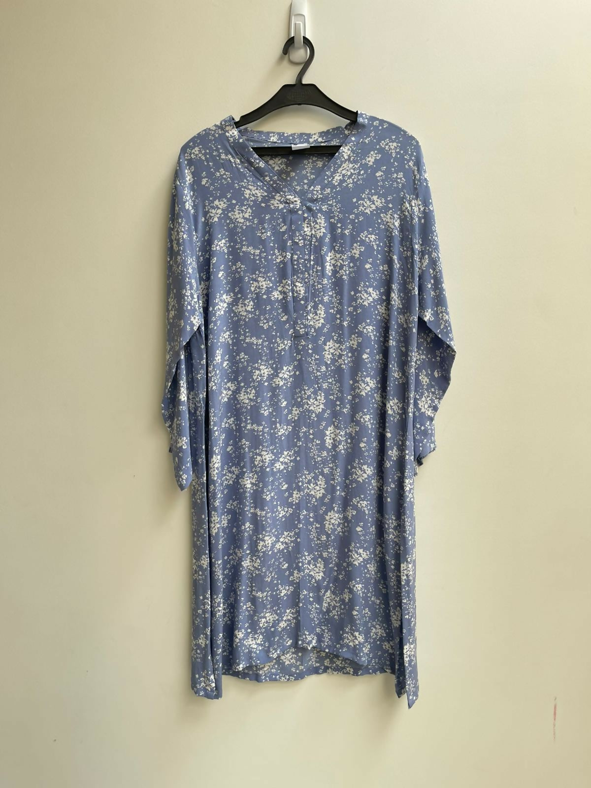 Beautiful 2Pcs | Women Locally Made Kurta | Medium | Preloved