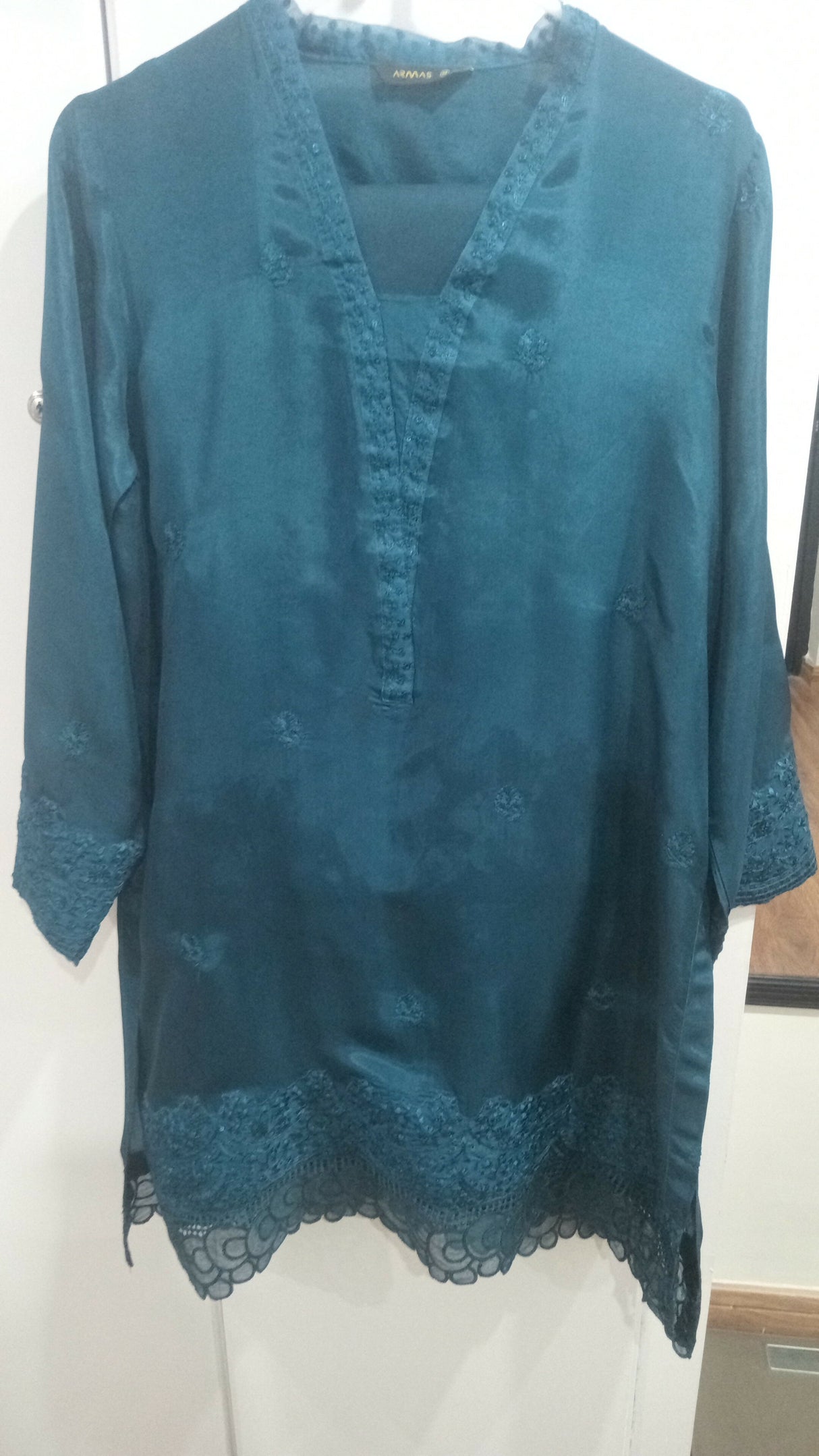 Kurta and farshi Shalwar | Women Locally Made Kurta | Medium | Preloved