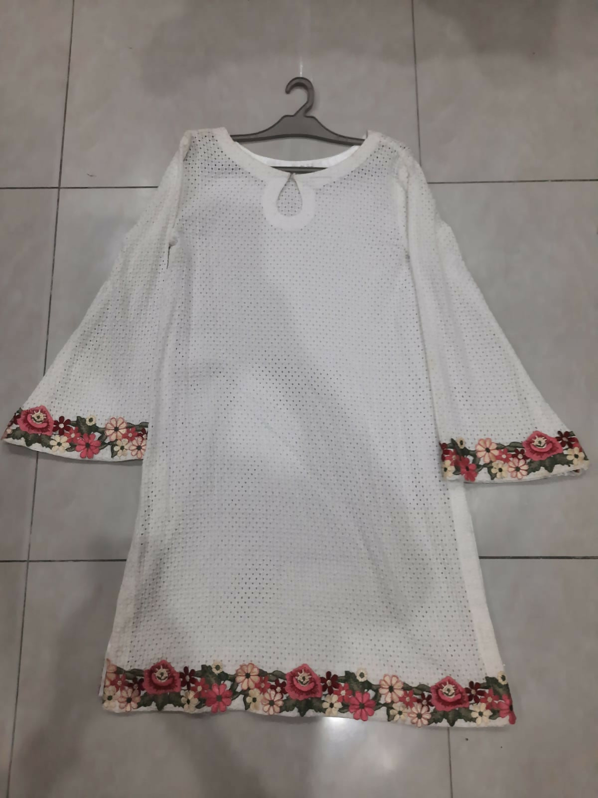 White Chicken Kari Kurta | Women Locally Made Kurta | Small | Preloved