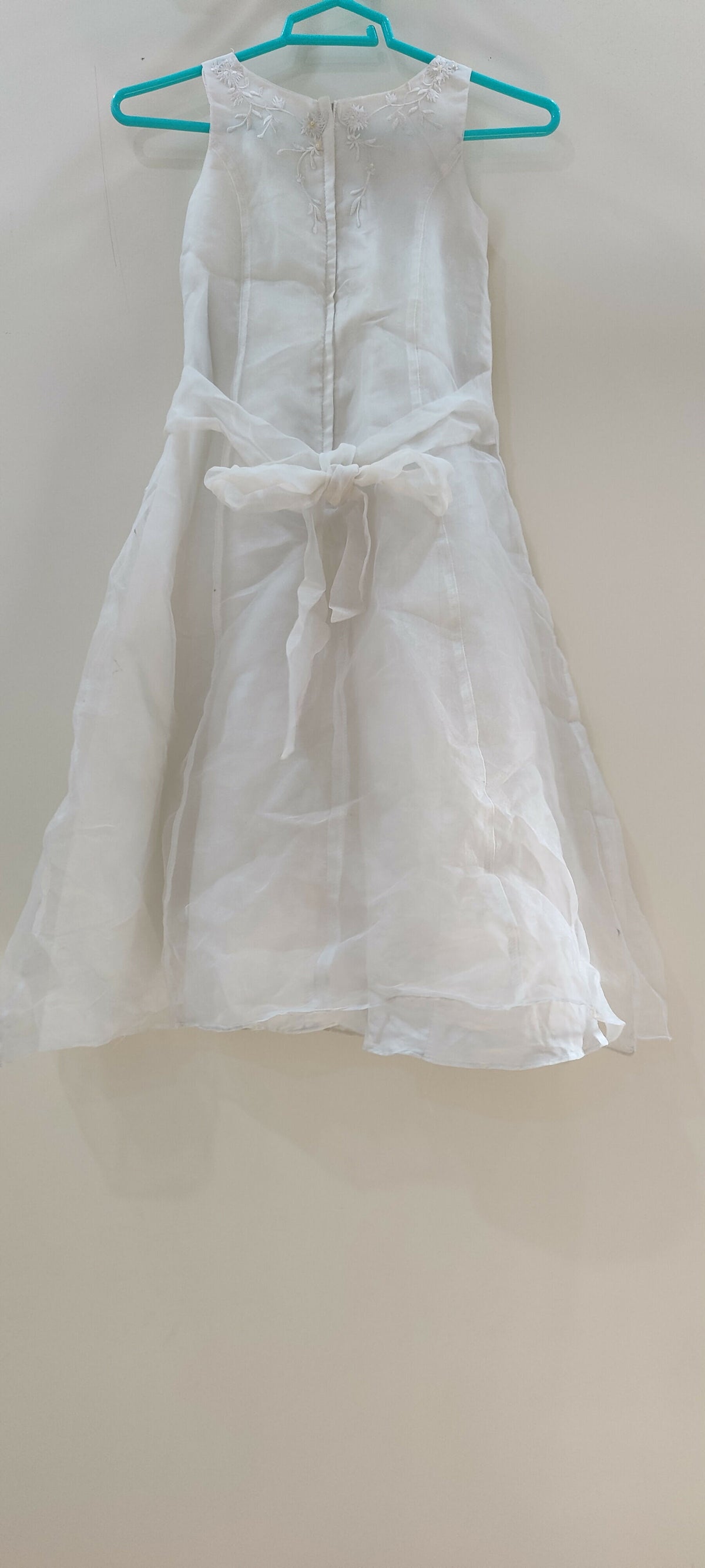 White Maxi | Kids | Girls Skirts & Dresses | Size: 6 to 8 Years | Worn Once