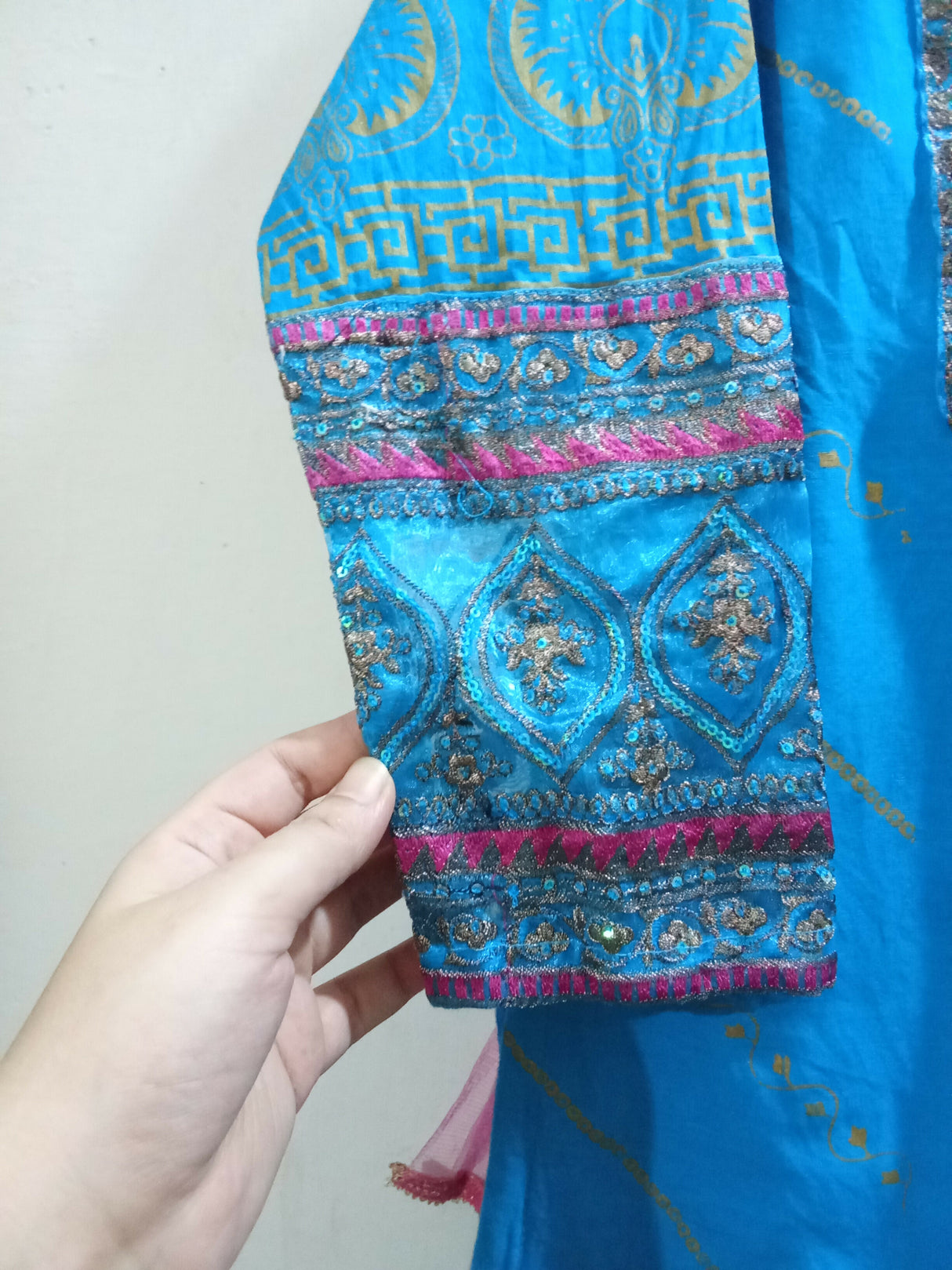 Embroidered Three Piece Lawn Ghrara | Girls Shalwar Kameez | Size:32 (9 to 12 years) | Preloved