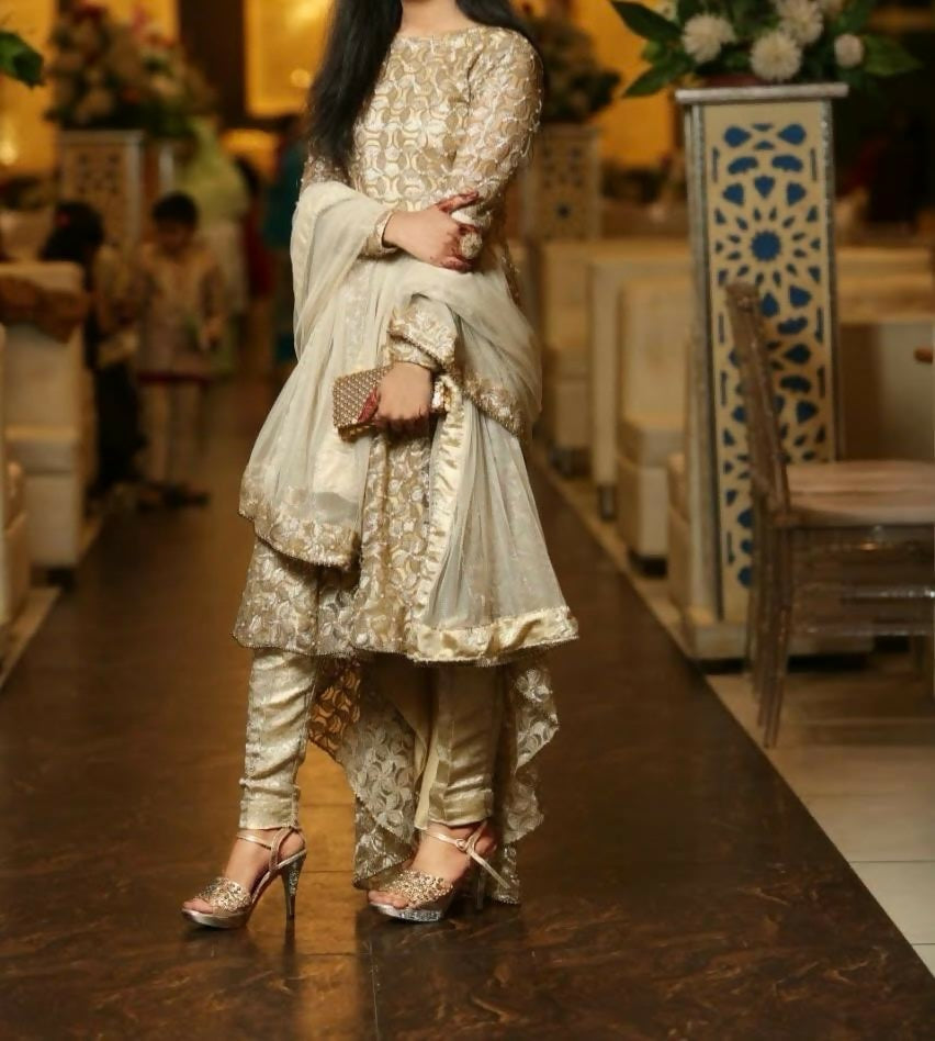 Golden Foan Net Tail Frock | Women Frocks & Maxi | Small | Preloved