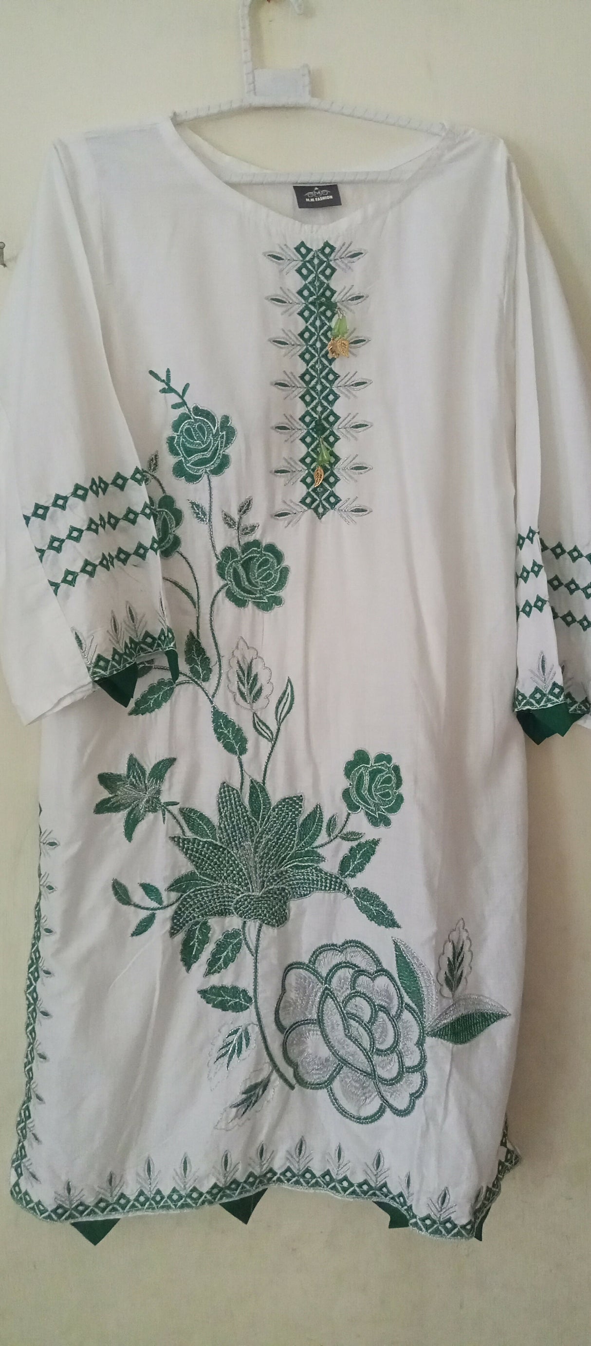 Embroidered 3Pcs Suit | Women Locally Made Kurta | Medium | New