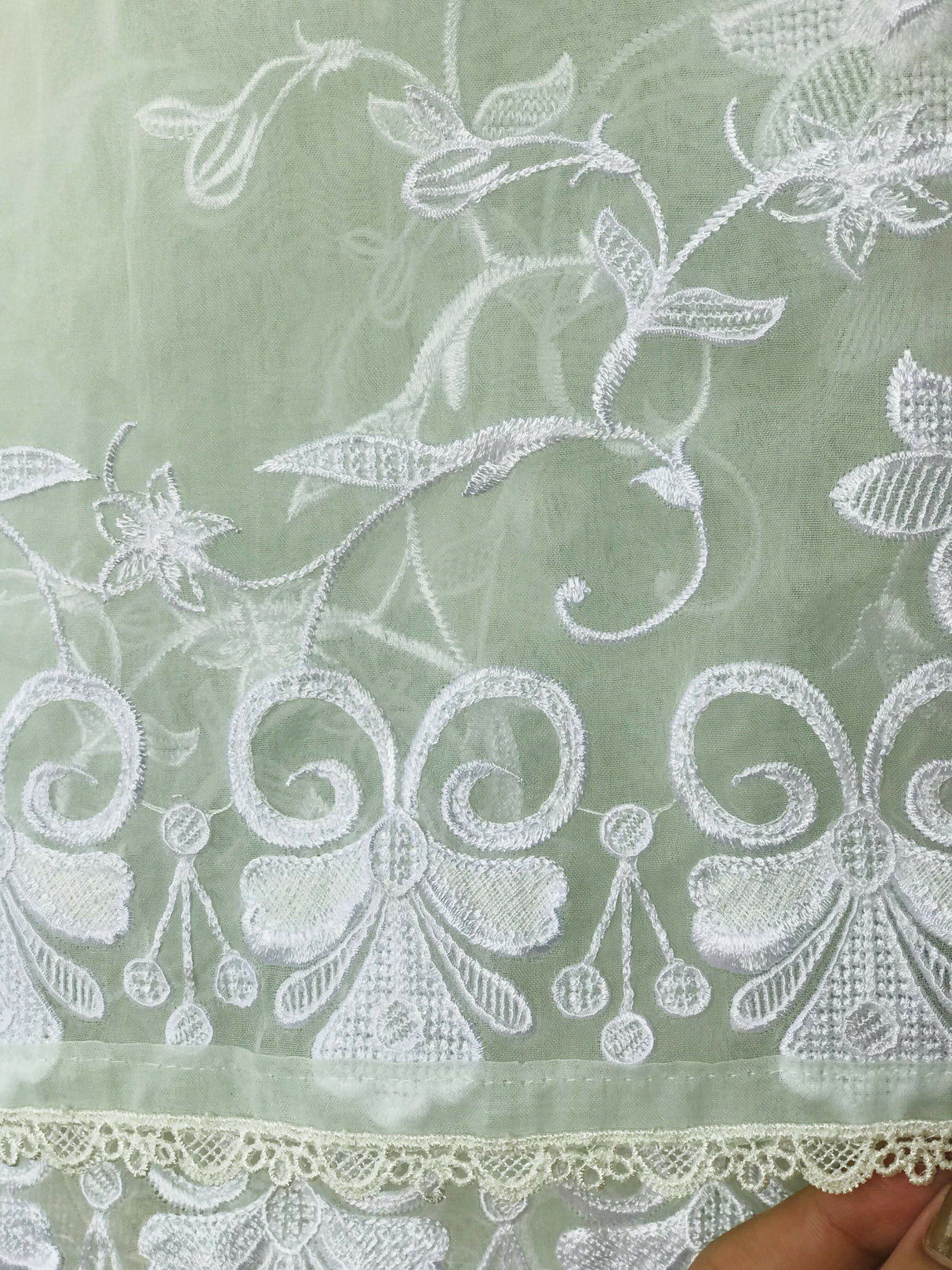 47B180C8-954B-48E0-B3E7-744BA342BC0B