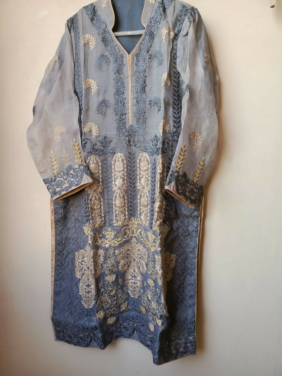 Grey 3PC Stitched Suit | Women Locally Made Formals | Medium | Preloved