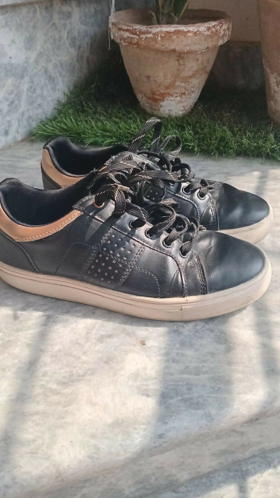 Black Sneakers | Women Shoes | Casual Shoes | Size: 37 | Preloved