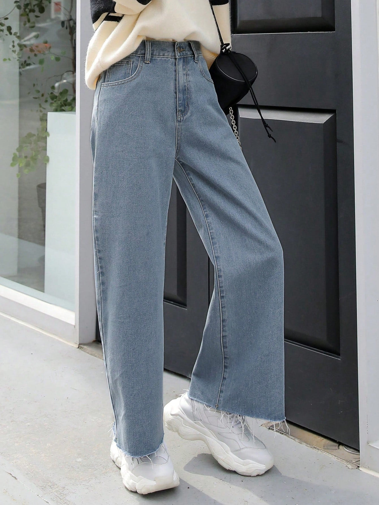 Buy SHEIN DAZY Wide Leg Pocket Detail Jeans in Pakistan