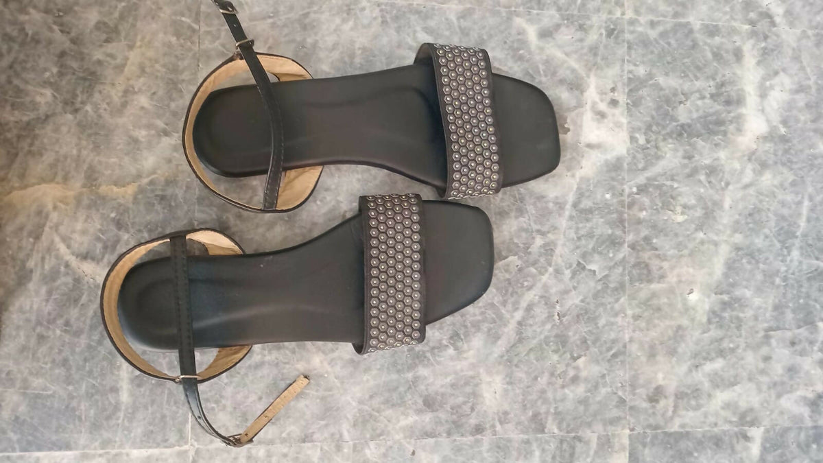 Black Sandals | Women Shoes | Sandals & Flats | Size: 38 | Preloved