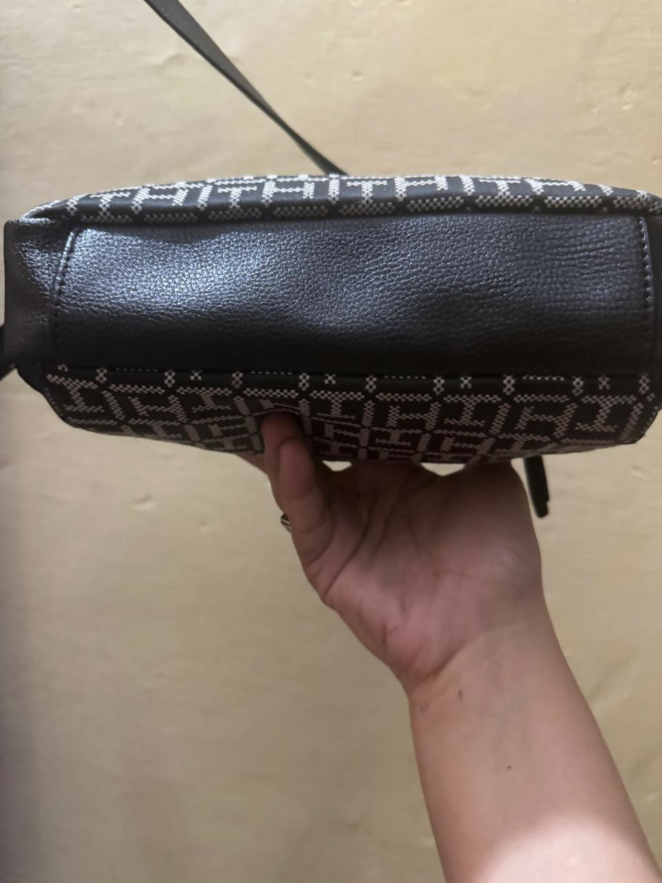 Tommy Hilfiger | Women Bags | Small | Preloved