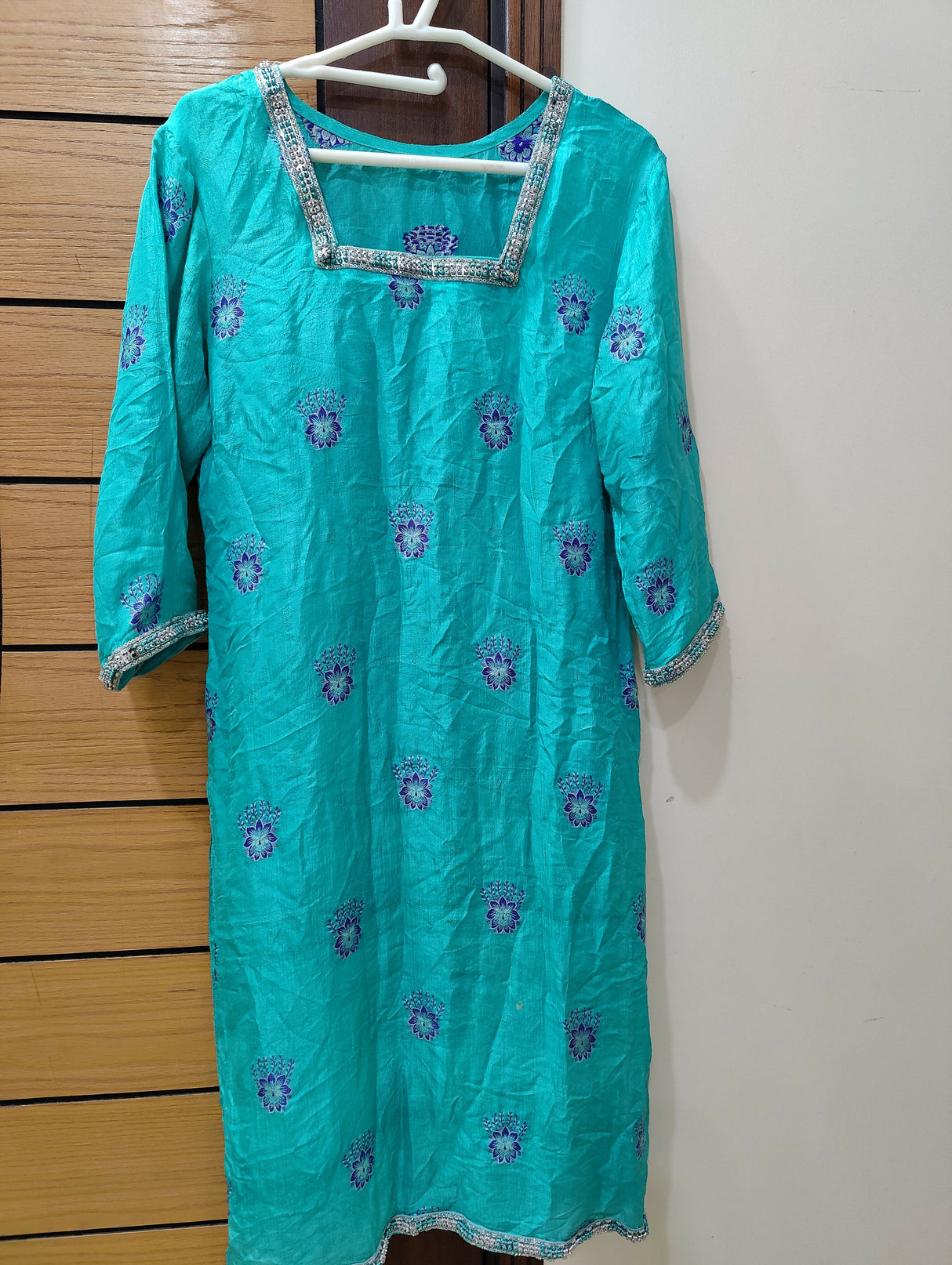 2PC Stitched Suit | Women Locally Made Formals | Medium | Preloved
