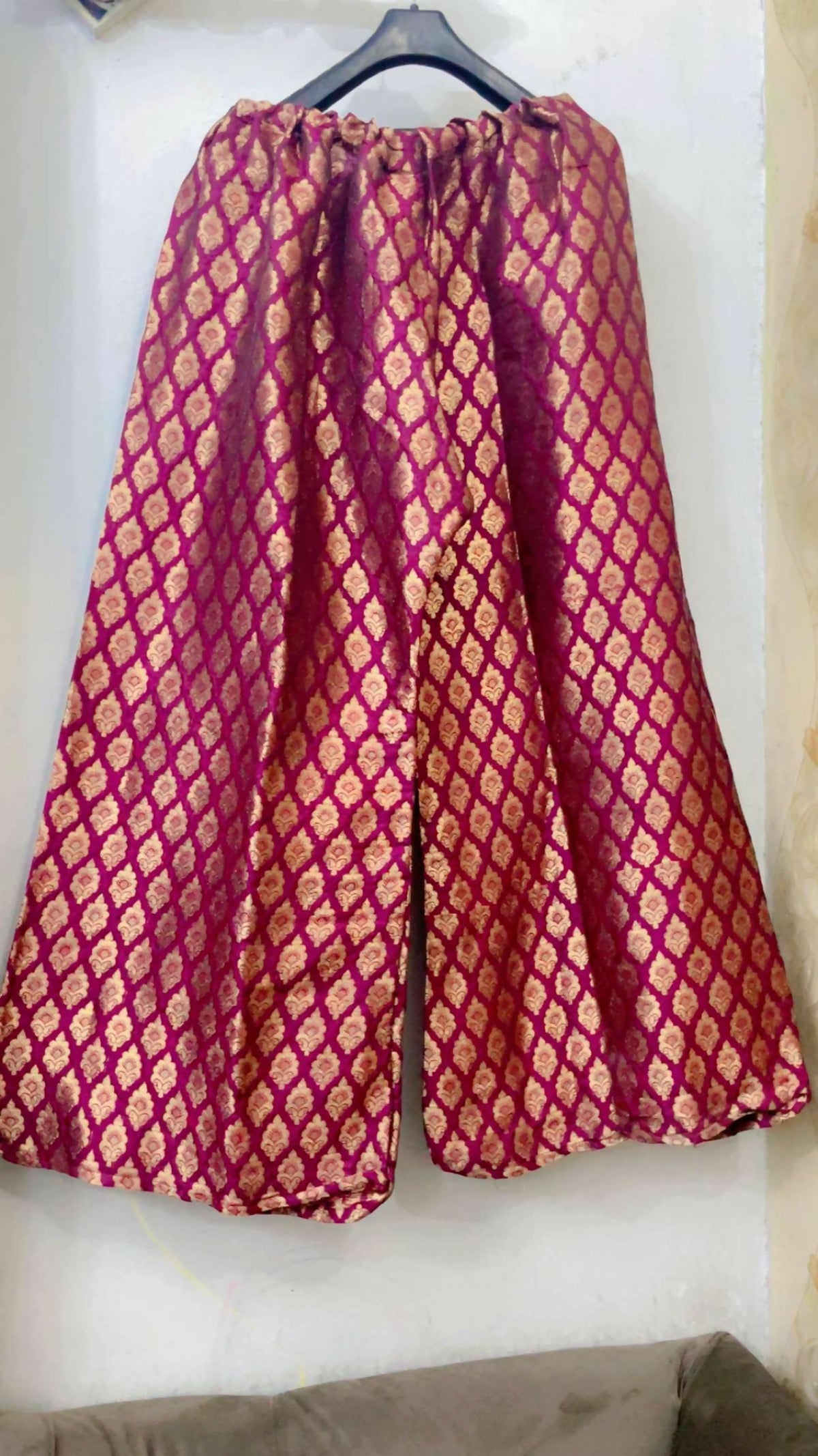 Maroon Banarsi Flapper | Women Bottoms & Pants | Large | Preloved