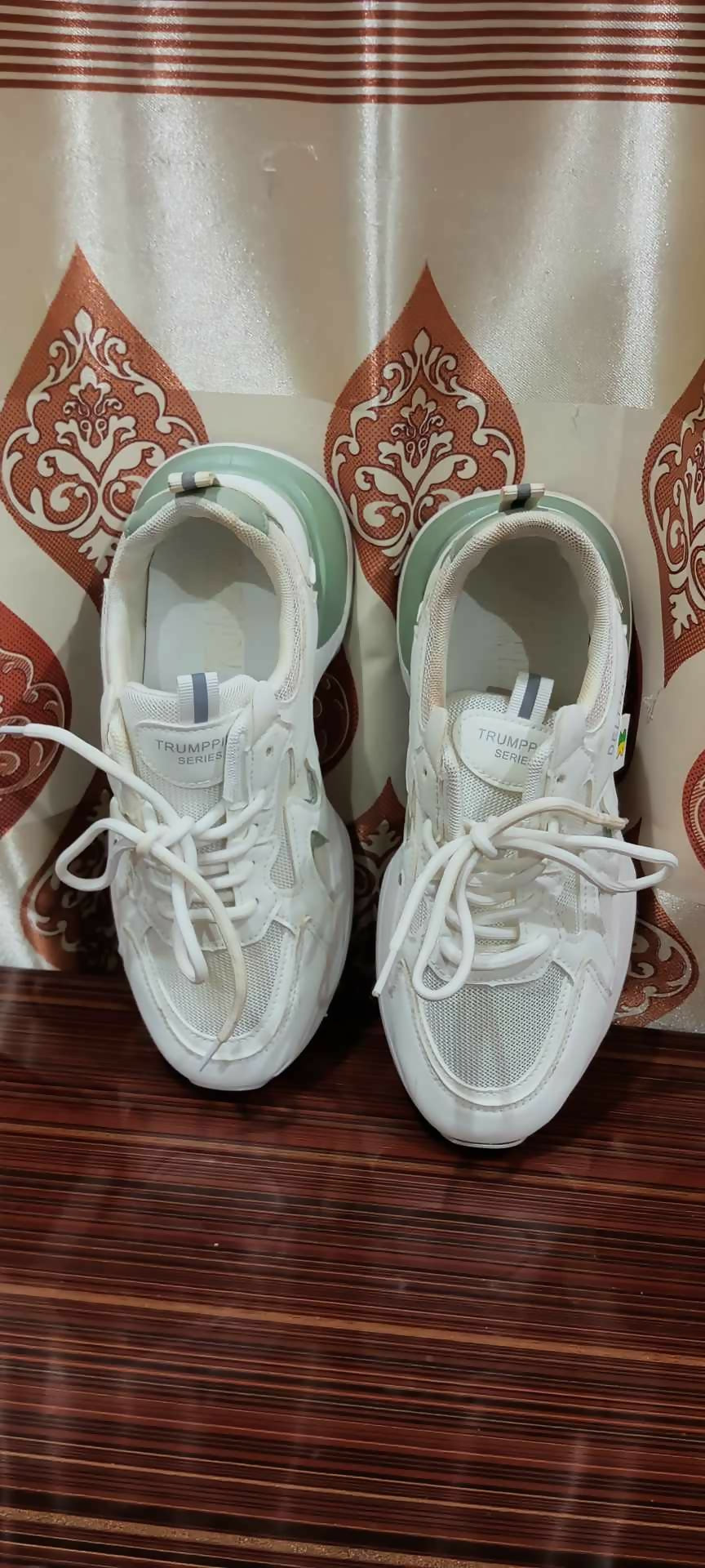 men joggers shoes