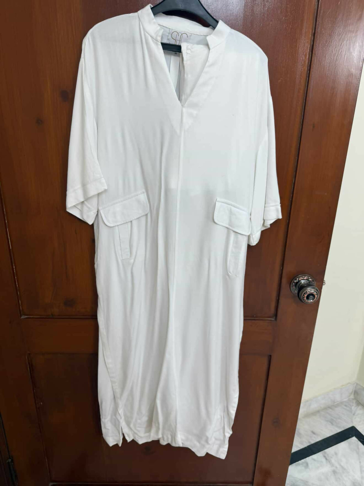Sara Ali Essentials | Women Branded Kurta | Medium | Preloved