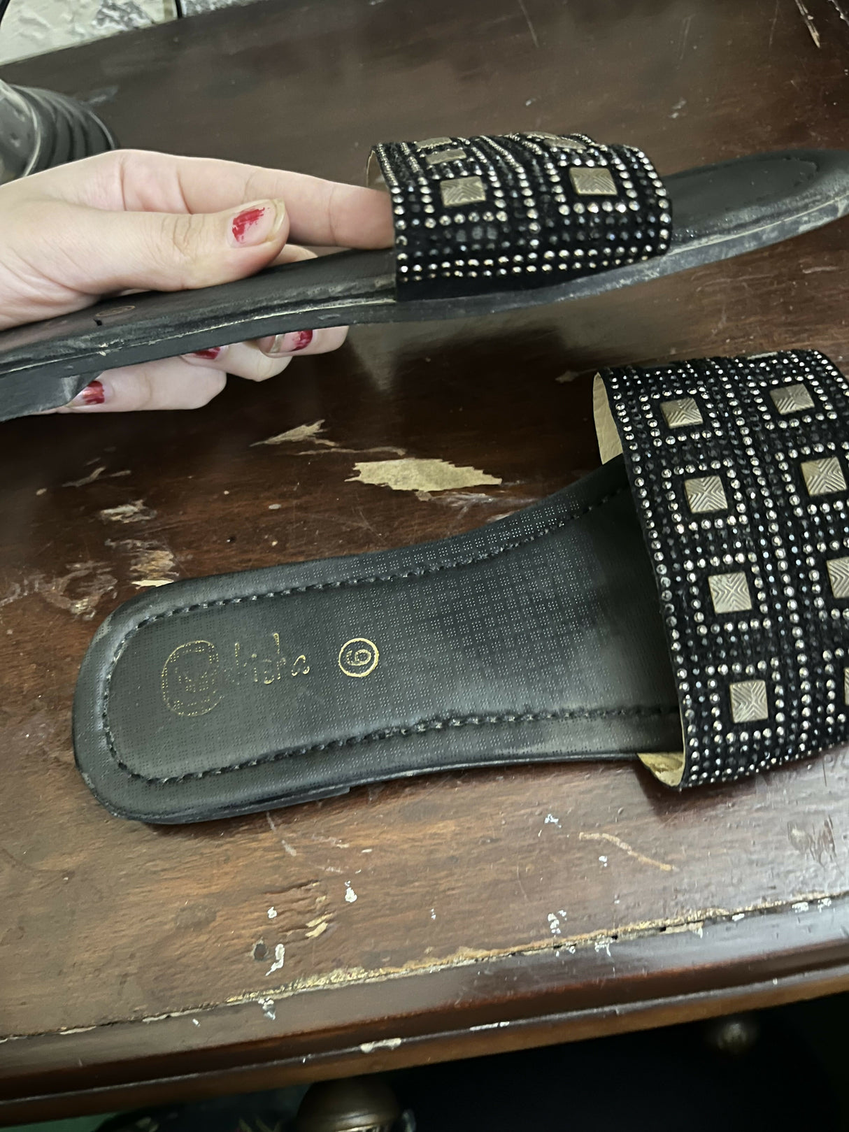 Servis Shoes | Women Shoes | Sandals & Flats | Size: 6 | Worn Once