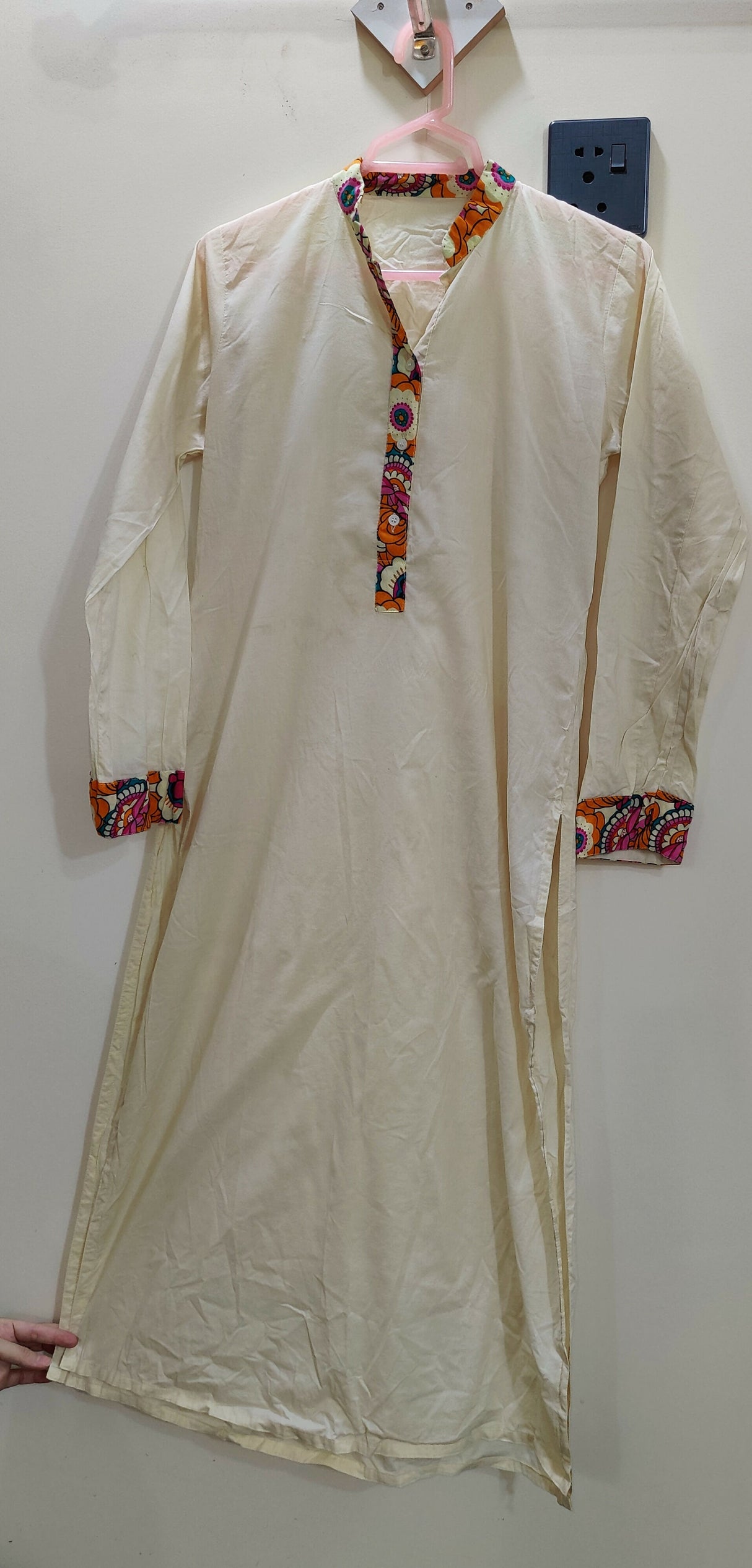 Off White Kurta | Women Locally Made Kurta | Small | Preloved