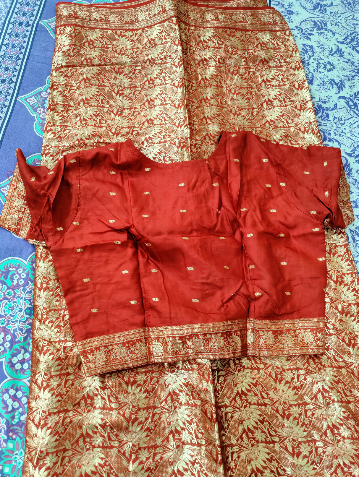 Red Saree | Women Locally Made Formals Sarees | Large | Worn Once