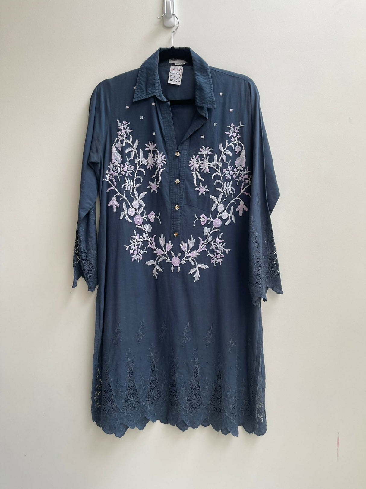 Momina's Telli | Women Branded Kurta | Medium | Worn Once