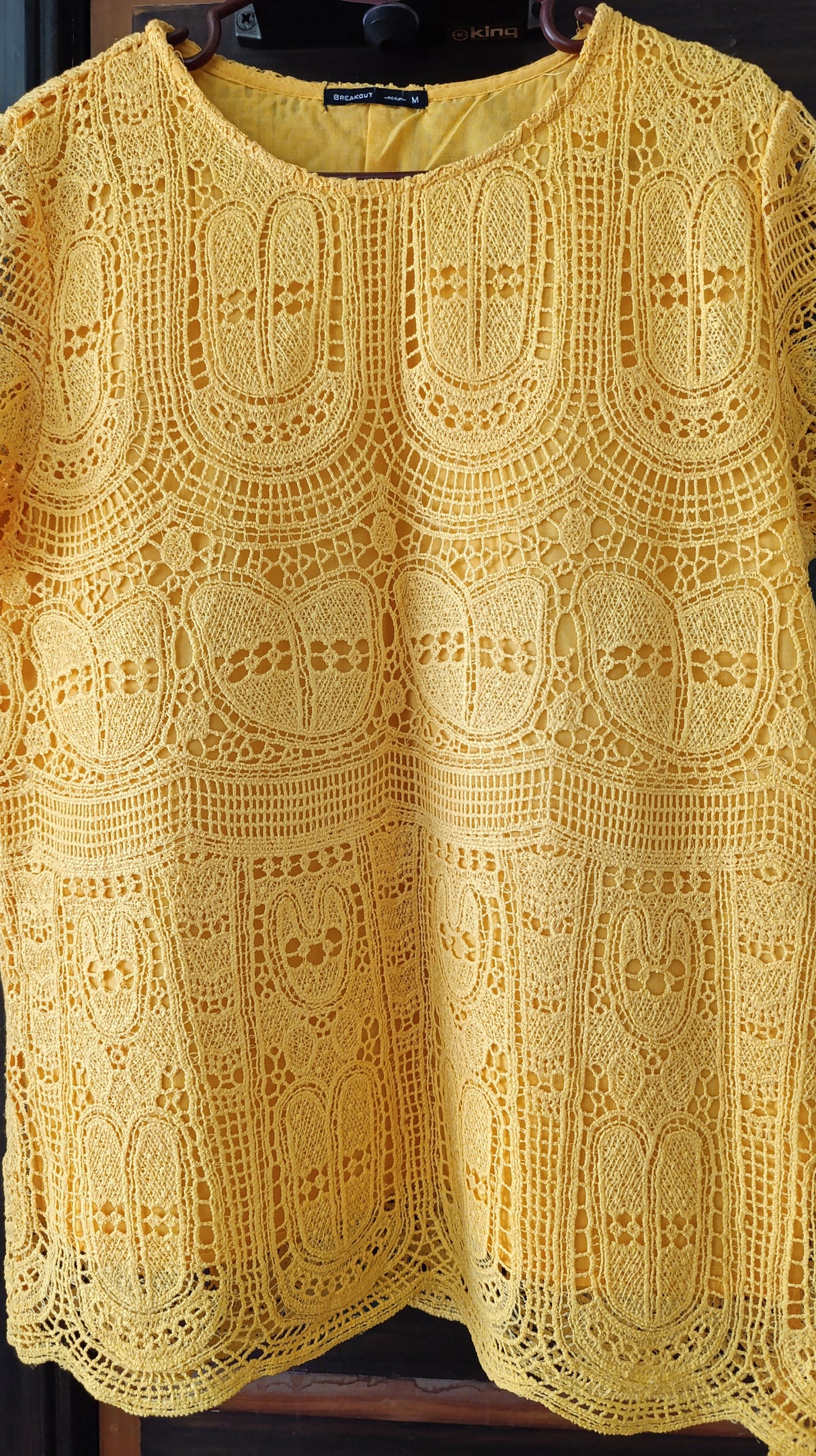 Breakout | Women Tops & Shirts | Medium | Worn Once