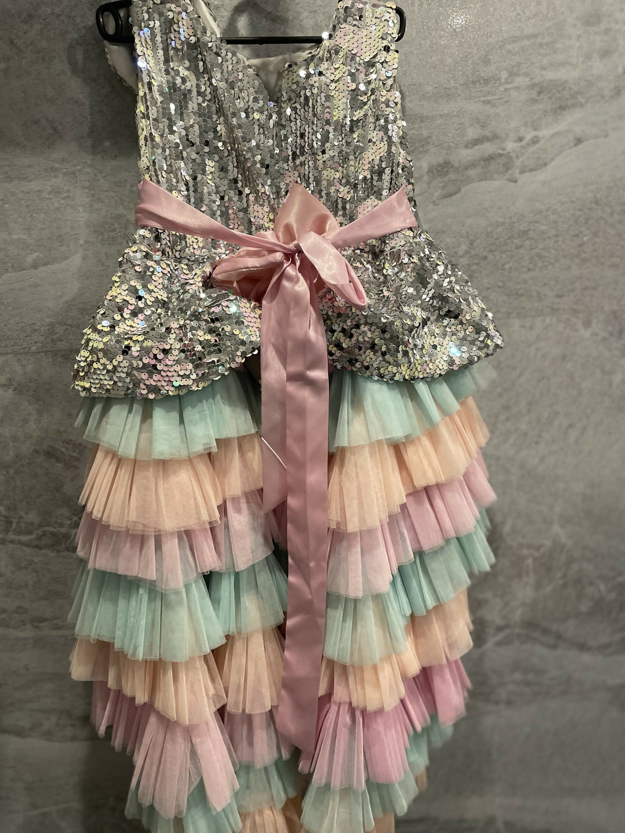 Beautiful Dress | Kids | Girls Skirts & Dresses | Size: 5 to 6 Yrs | Worn Once