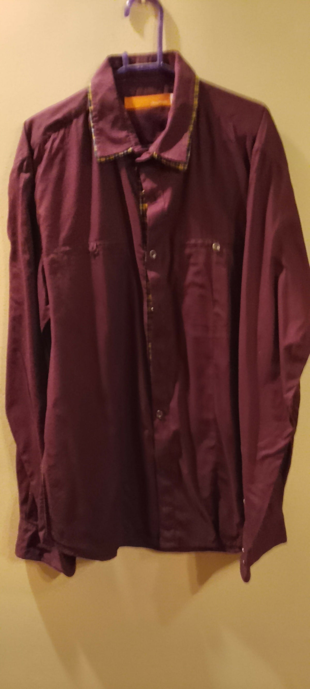 Fifth Avenue | Men Shirts & Tops | Maroon | Medium | Preloved