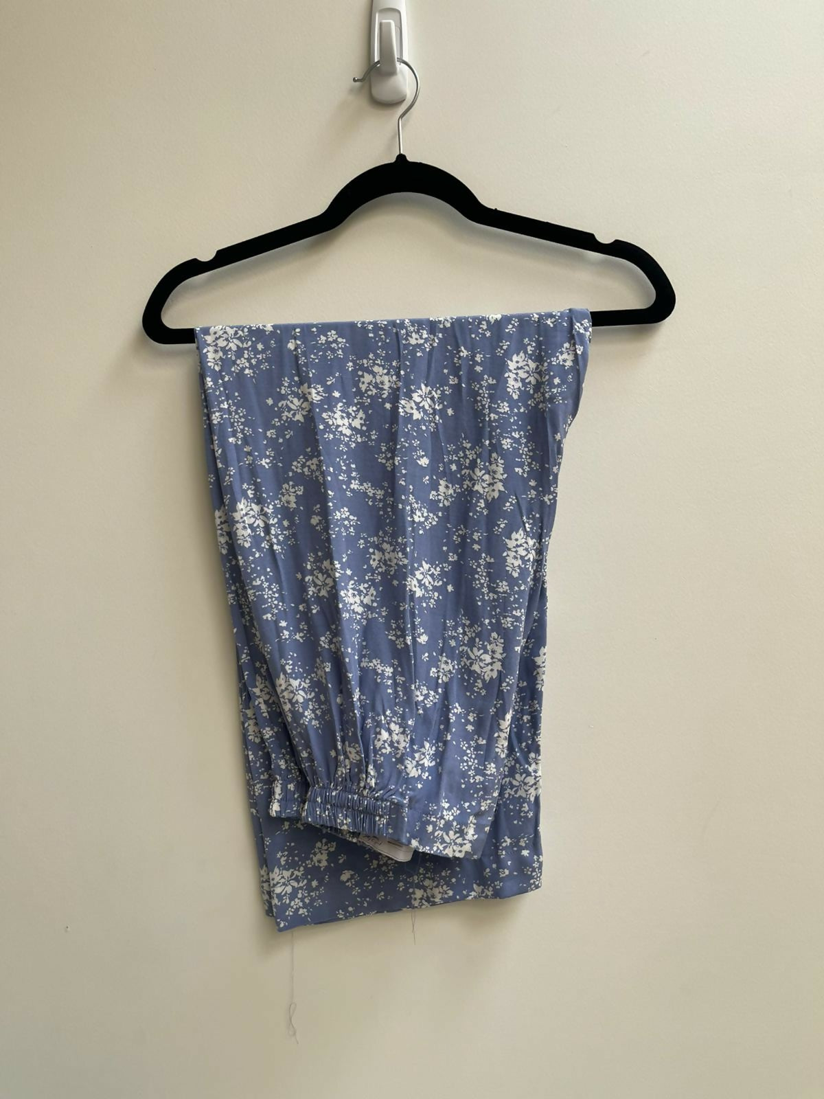 Beautiful 2Pcs | Women Locally Made Kurta | Medium | Preloved