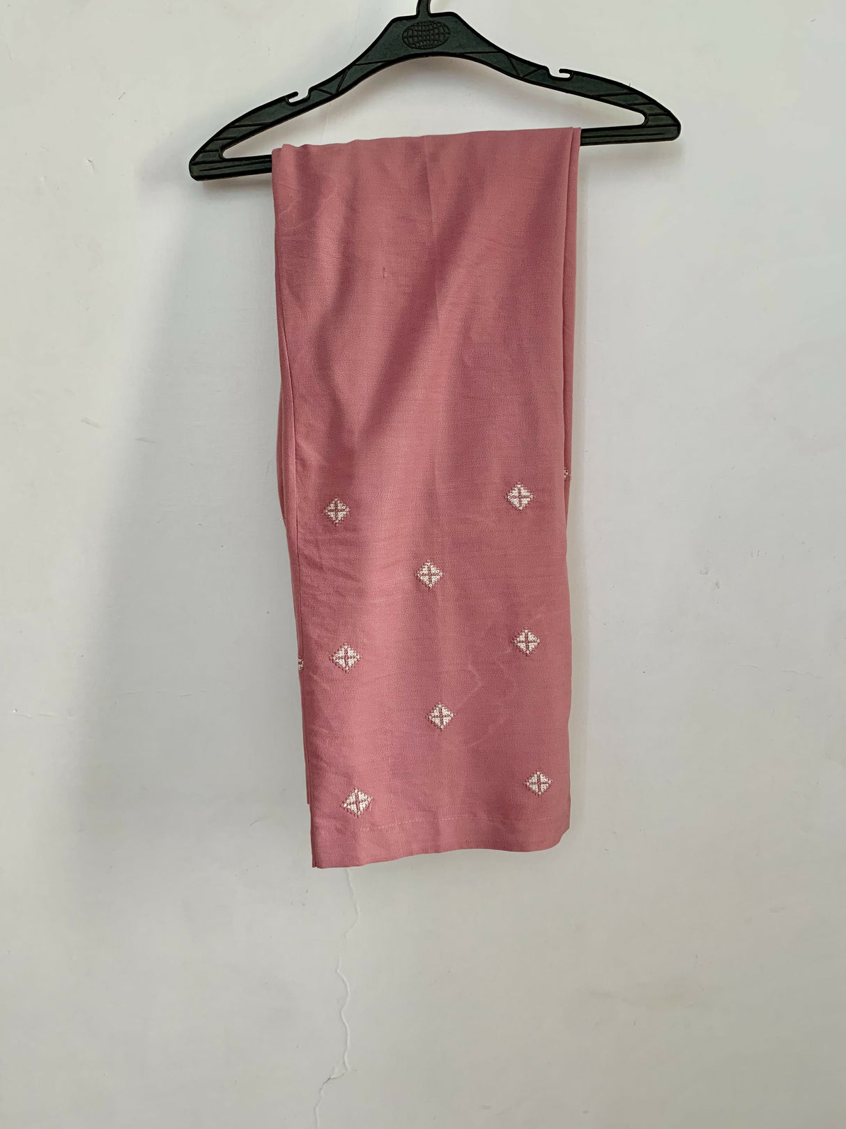 Dusty Rose Embroidered 2Pcs | Women Locally Made Kurta | Medium | Preloved