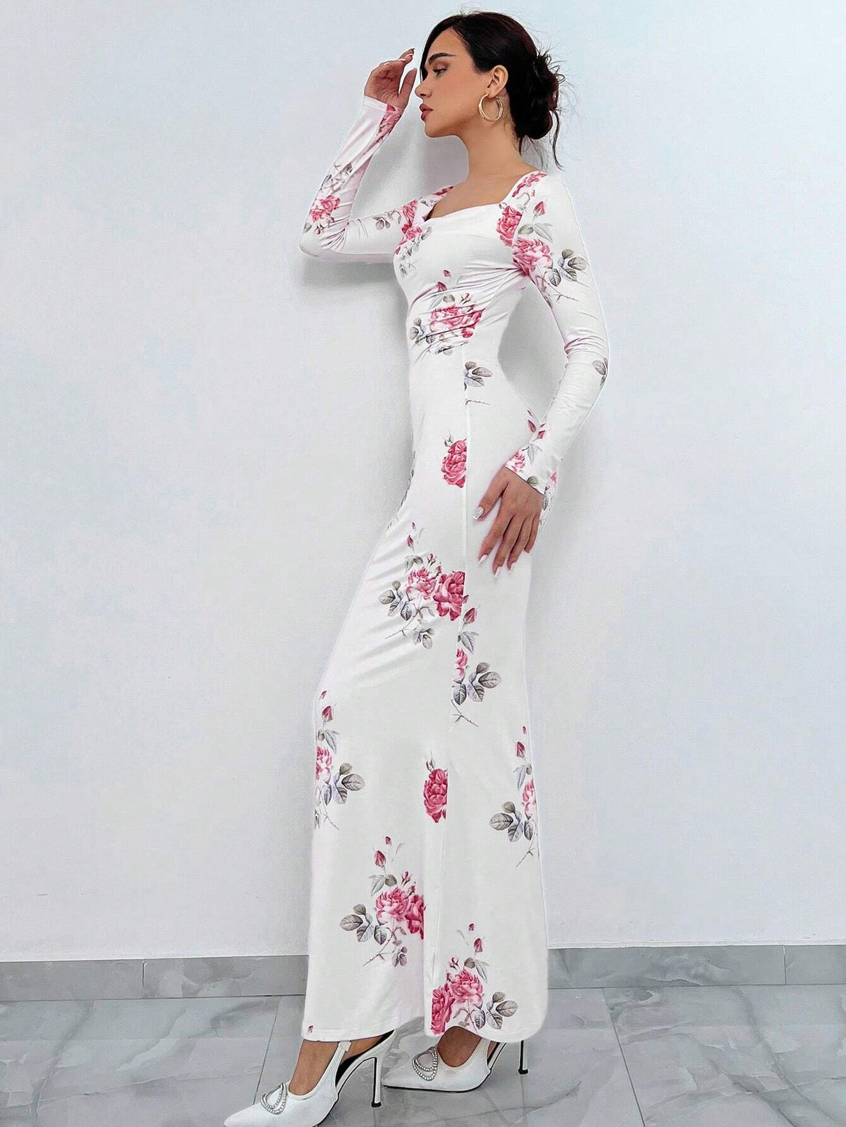Buy SHEIN Aloruh Women's Floral Printed Long Sleeve Mermaid Hem Dress in Pakistan