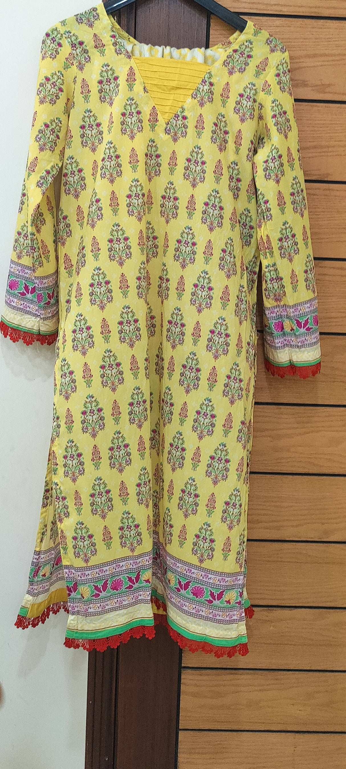 Yellow Lawn 2 Pcs | Women Locally Kurta | Medium | Preloved