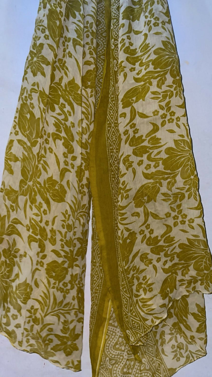 Printed Stylish Scarf | Women Accessories | Hijabs & Scarves | Standard | Preloved