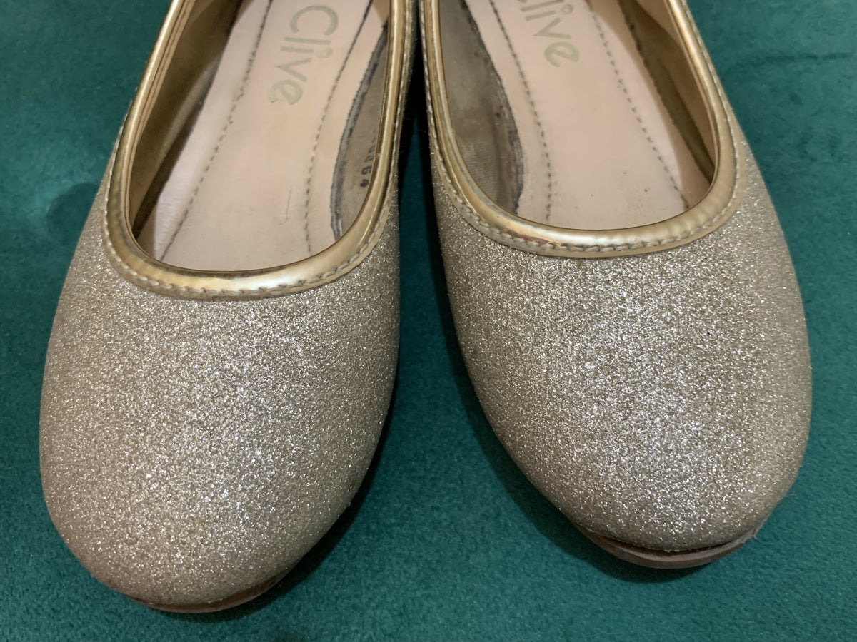 Clive | KIds | Girls Shoes | Size: 25 | Silver | Preloved
