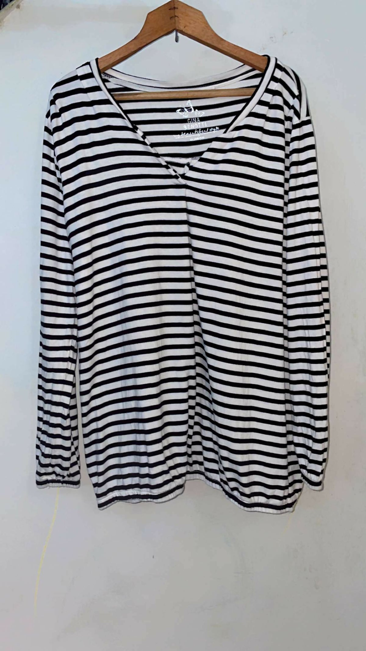 Striped Tee | Women Tops & Shirts | XLarge | Black & White | Preloved