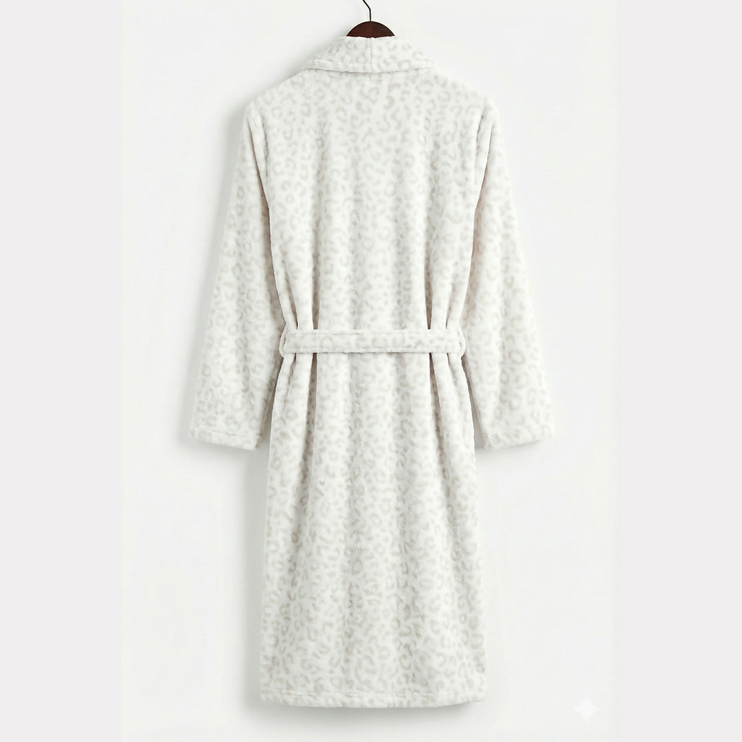 Luxury Snow Leopard Plush Bathrobe | Women Beauty | Bath & Body | Bath Towels | Medium | New