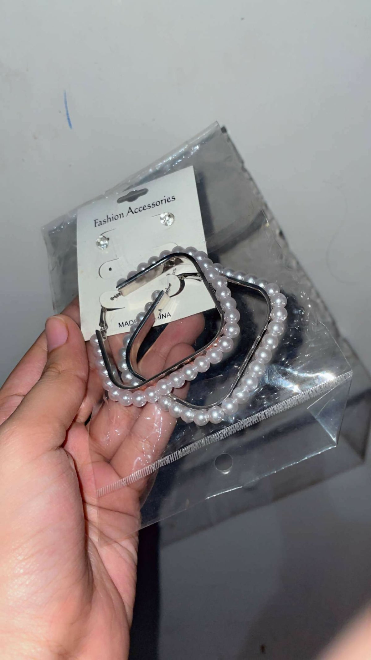 Beaded Earings & Scrunchie | Women Jewelry | Earrings | Preloved