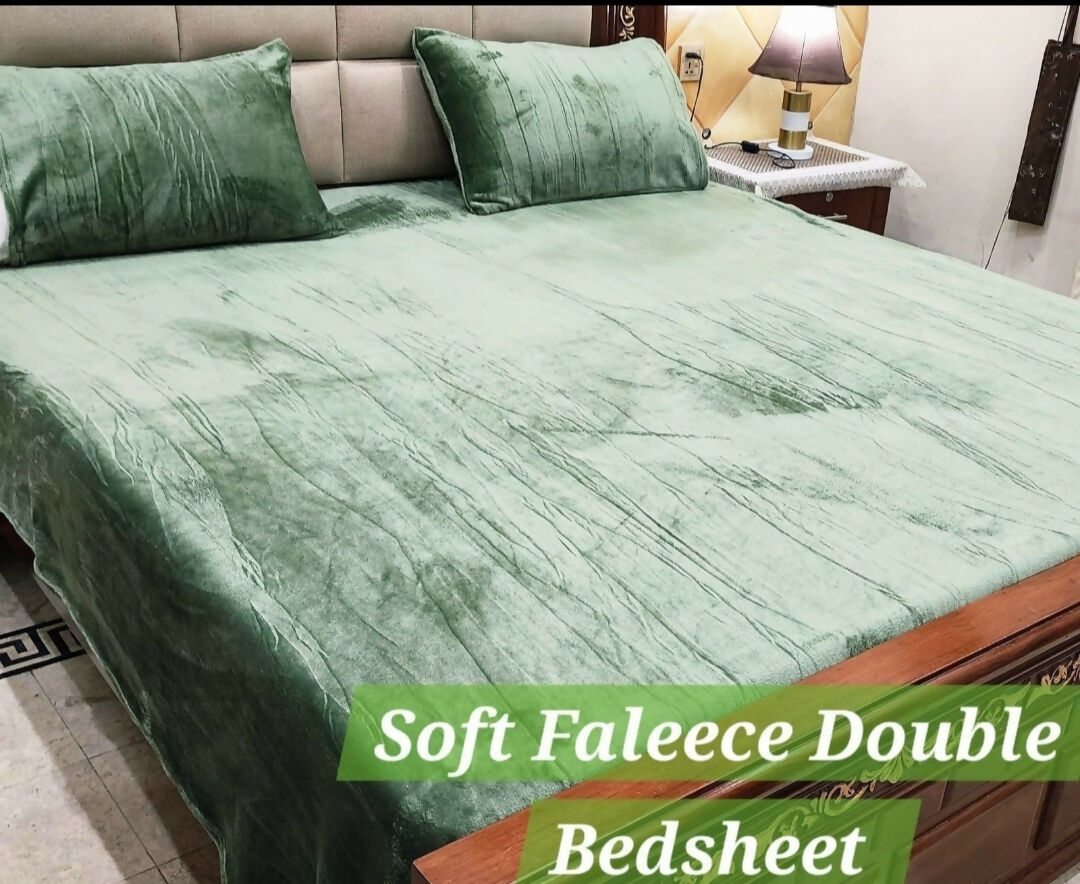 Soft velvet fleece bedsheets | Bedsheets & Bedding | Home decor | King size | Brand New