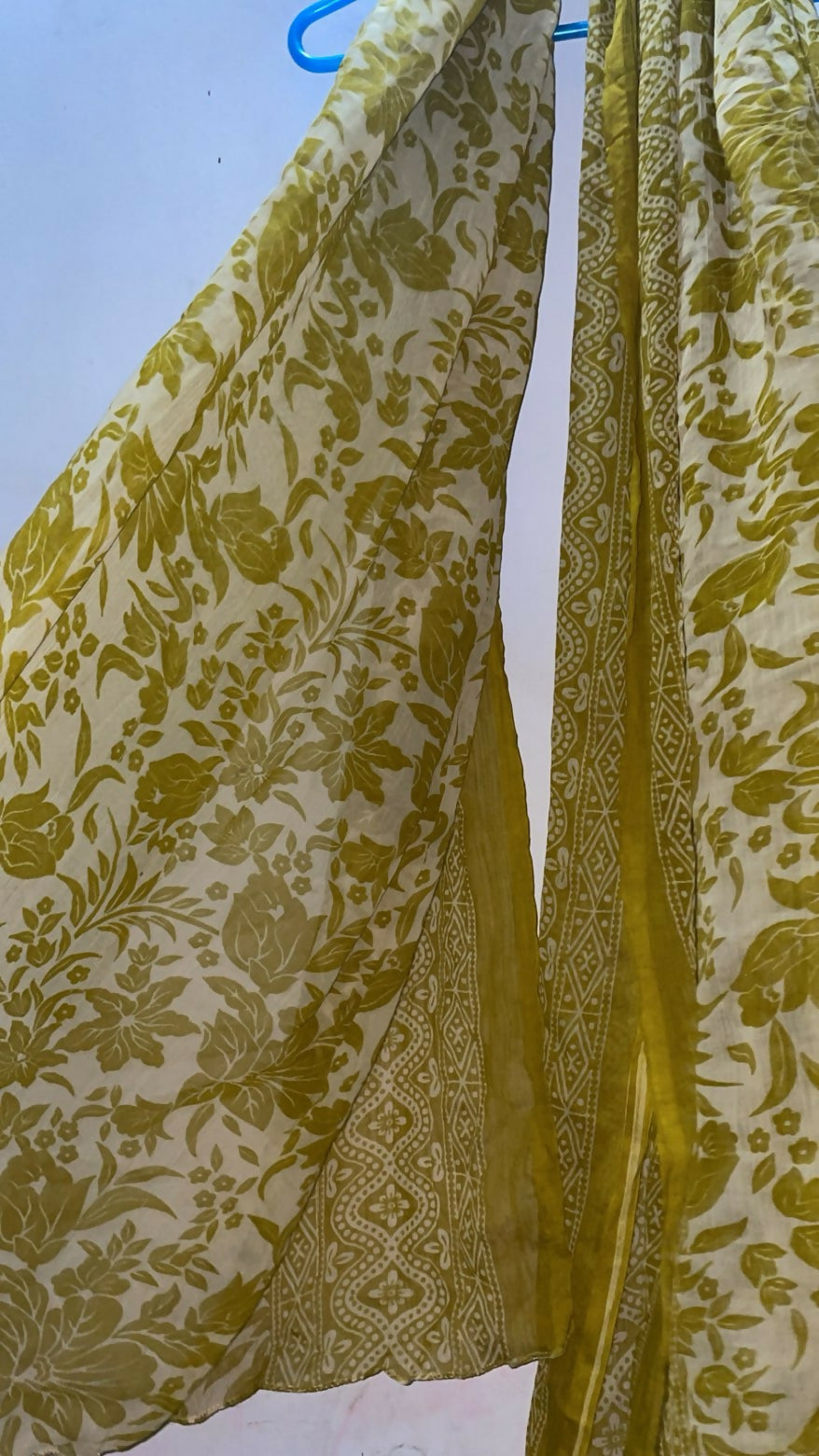 Printed Stylish Scarf | Women Accessories | Hijabs & Scarves | Standard | Preloved
