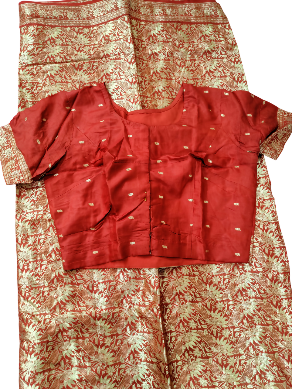 Red Saree | Women Locally Made Formals Sarees | Large | Worn Once