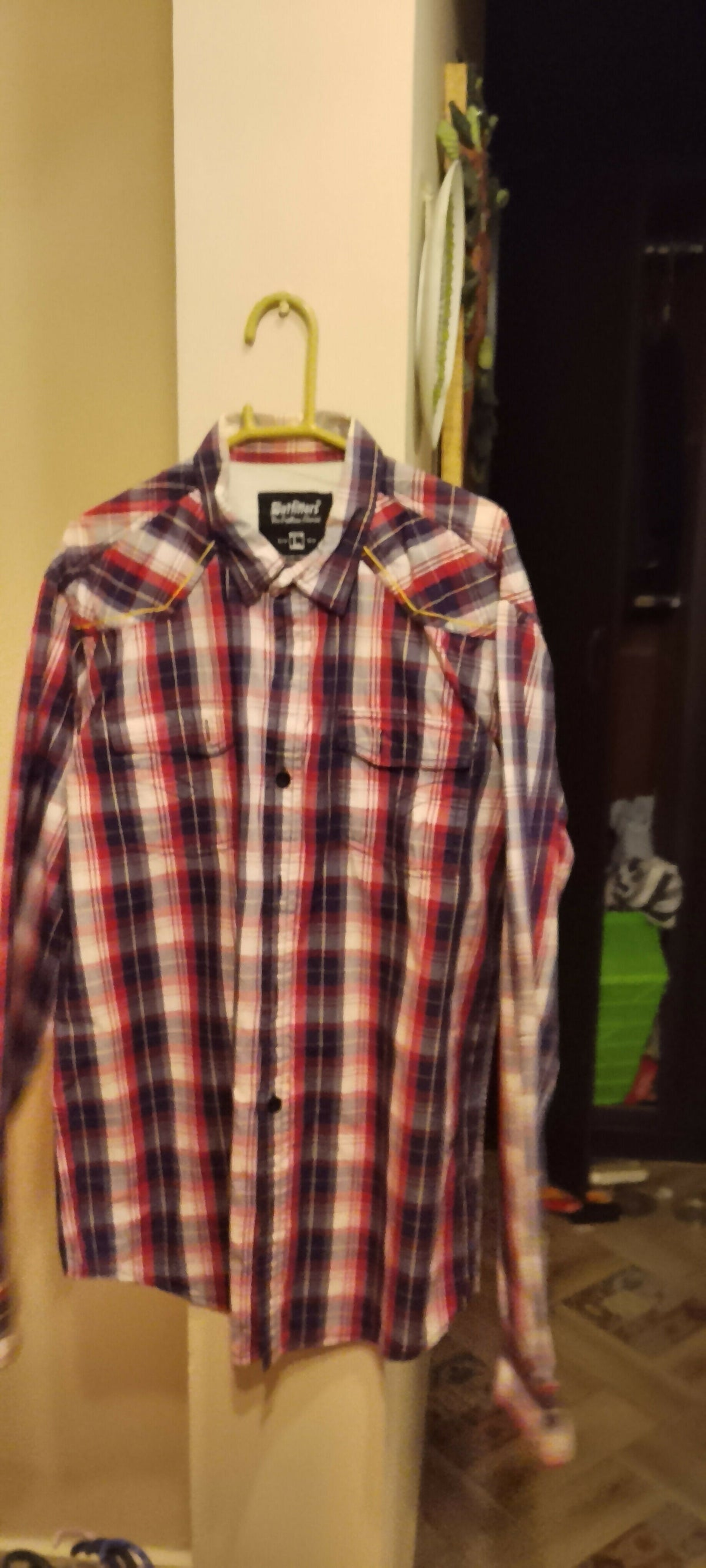 Fifth Avenue | Men Shirts & Tops | Red | Medium | Preloved