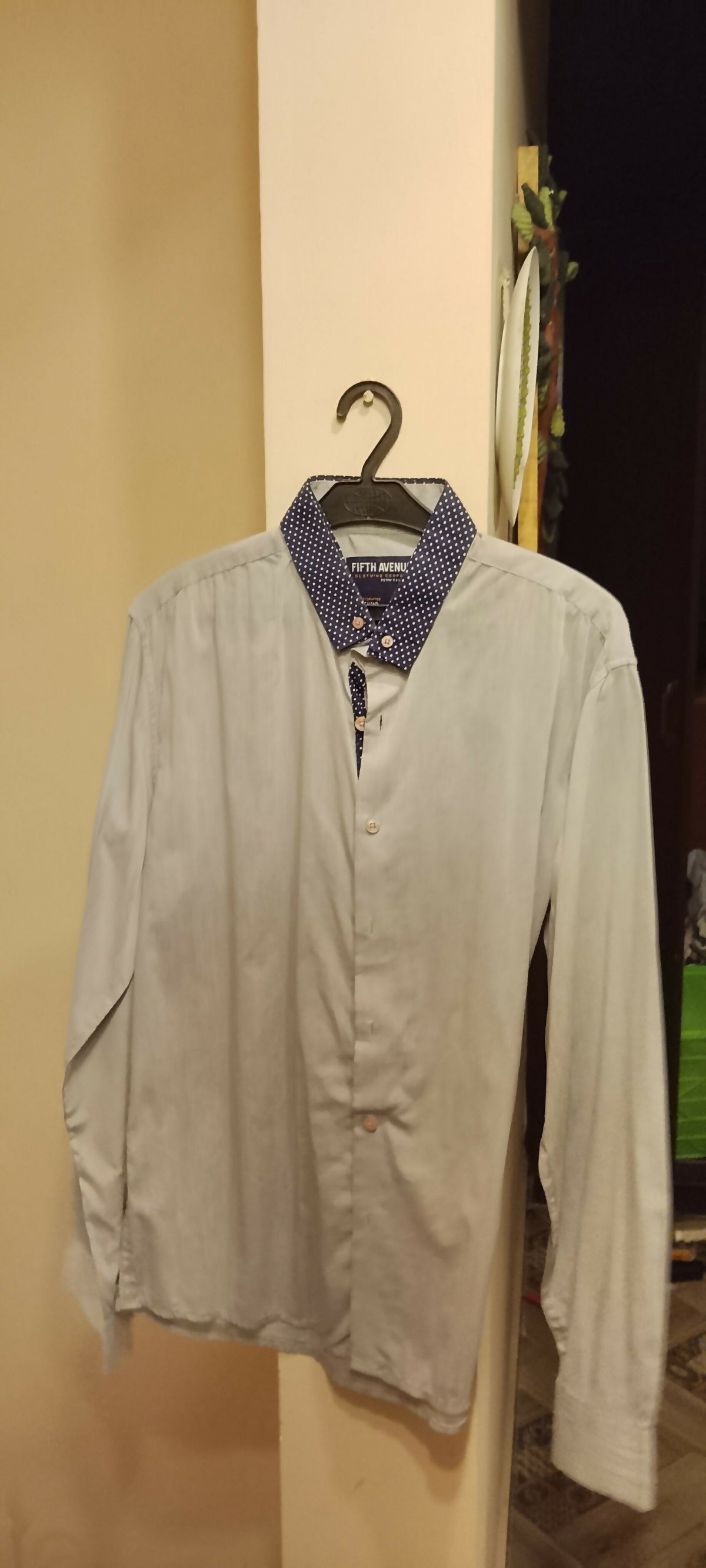 Fifth Avenue | Men Shirts & Tops | Light Grey | Medium | Preloved