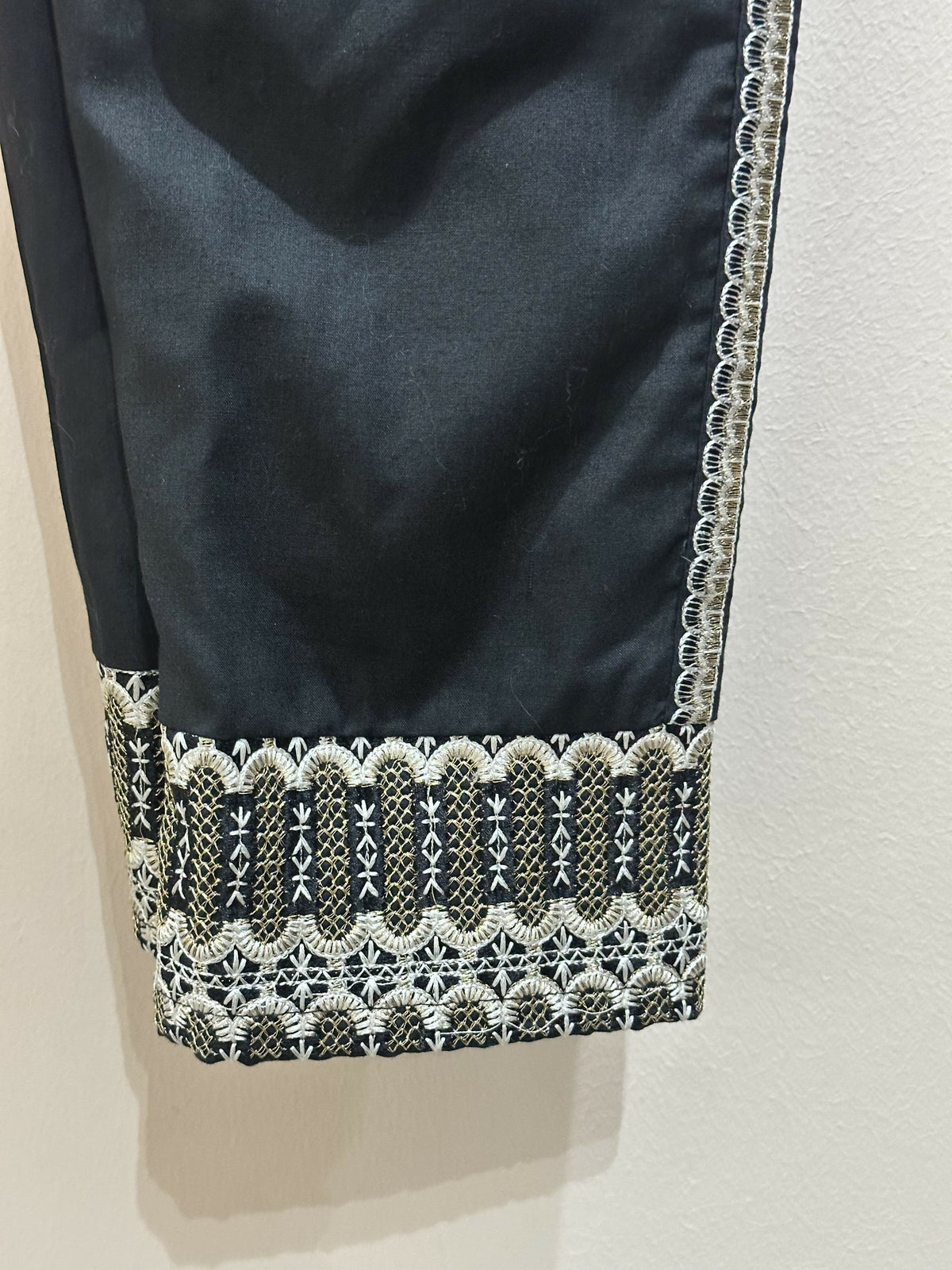 Embroidered Trouser | Women Bottoms & Pants | Black | Small | New