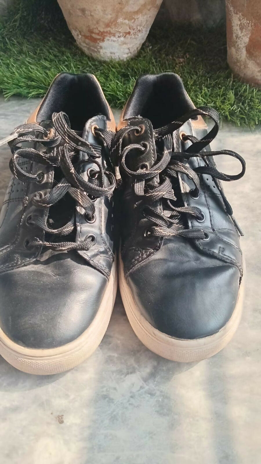 Black Sneakers | Women Shoes | Casual Shoes | Size: 37 | Preloved