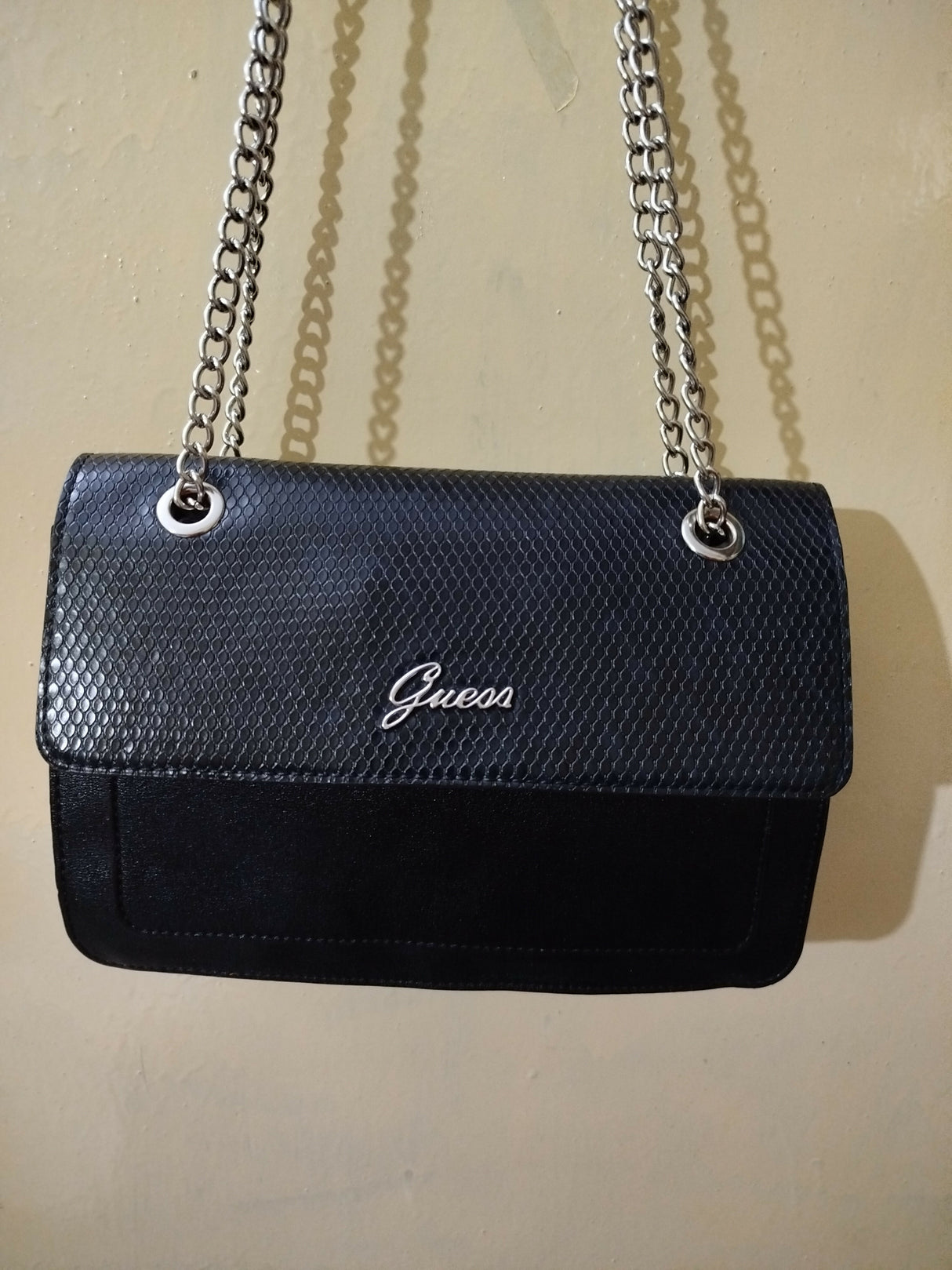 Guess | Black Shoulder Bag | Women Bags | Preloved