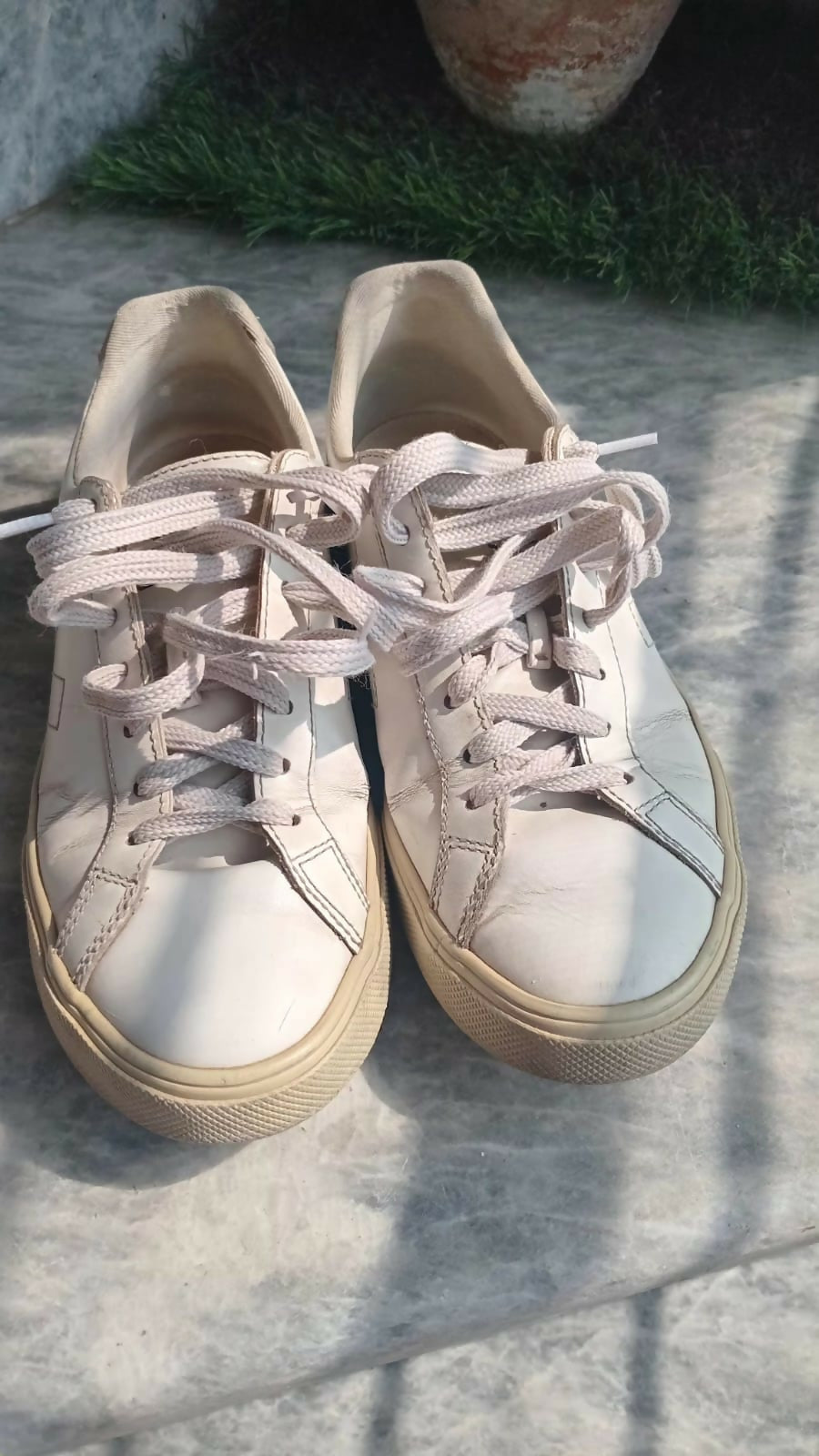 White Sneakers | Women Shoes | Casual Shoes | Size: 38 | Preloved