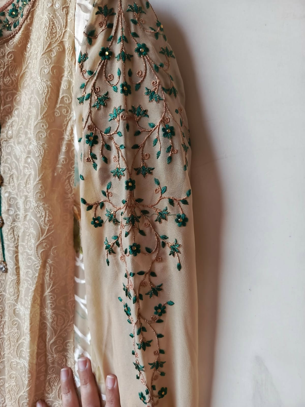 Beautiful 3PC Stitched Suit | Women Locally Made Kurta | Medium | Preloved