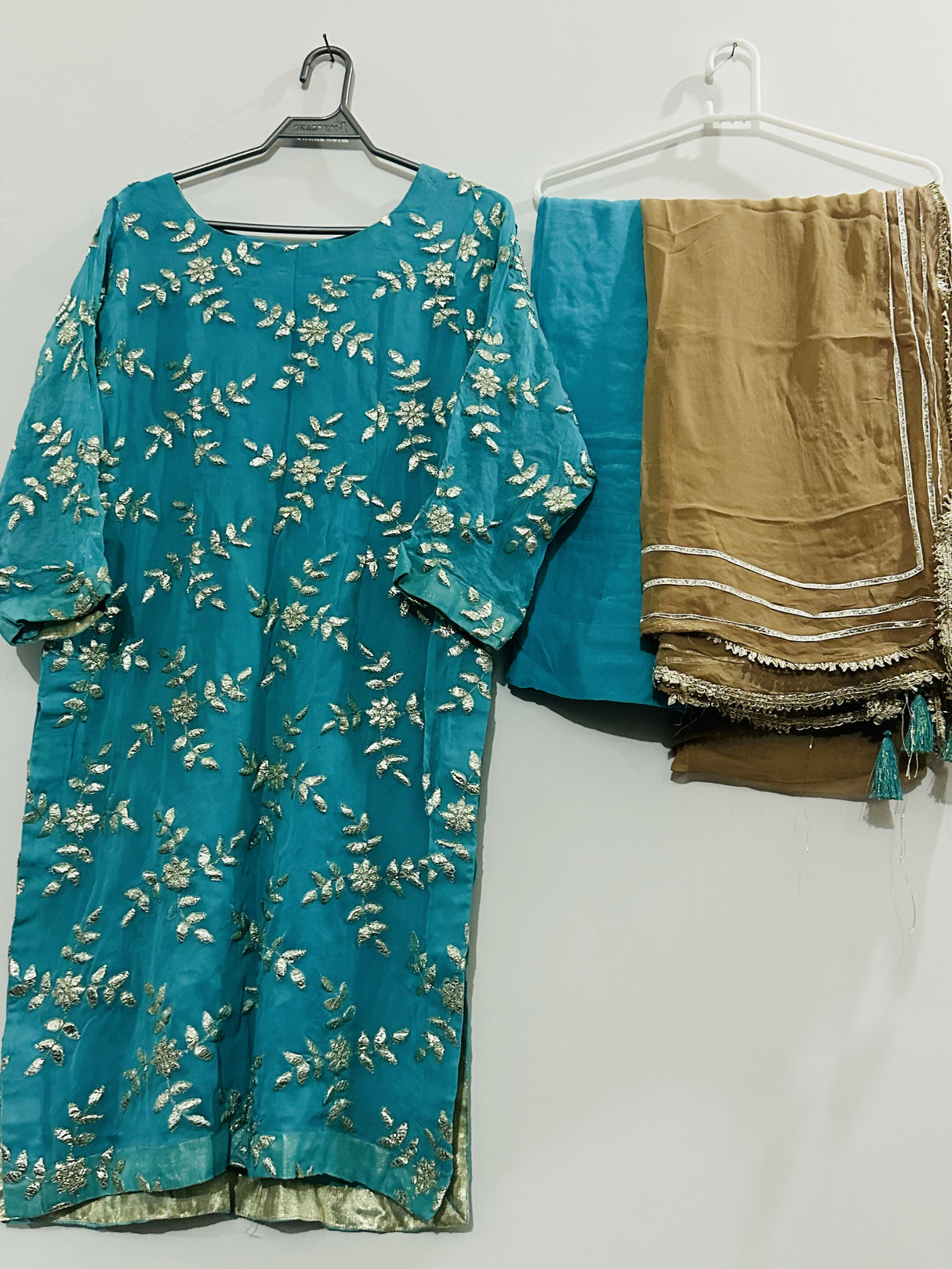 Ferozi Fancy Suit | Women Unbranded Formals | Medium | Worn Once