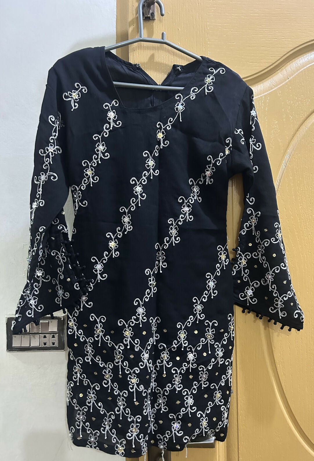 3 Pcs Embroidered Suit | Women Locally Made Kurta | Medium | Preloved