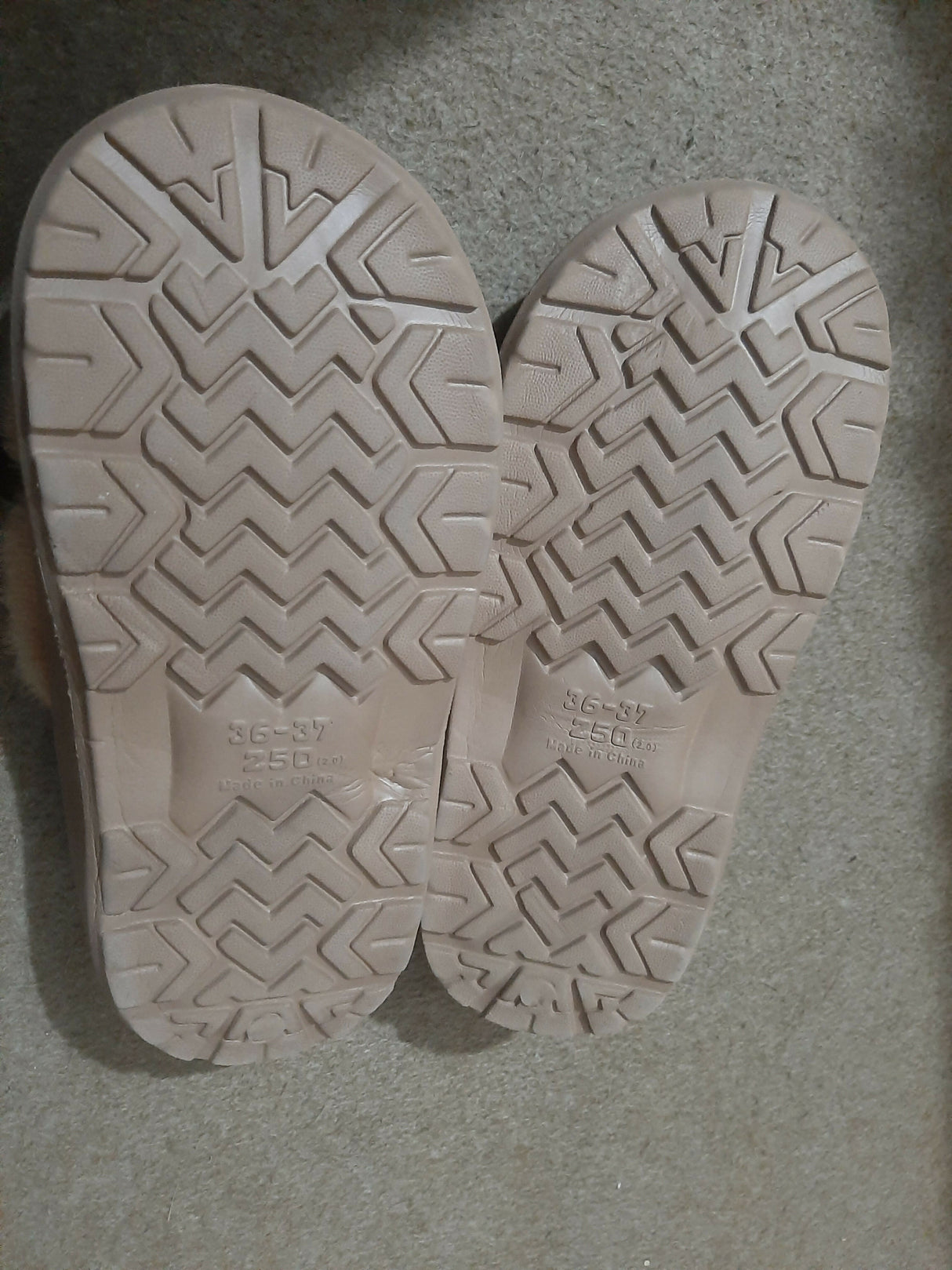 Skin Stones Fluffy Slippers | Women Shoes | Sandals & Flats | Size: 37 | New