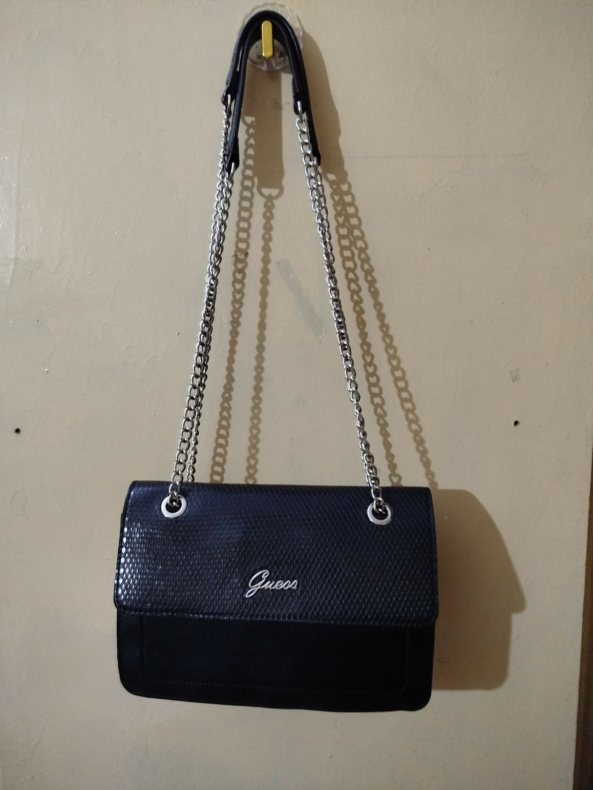 Guess | Black Shoulder Bag | Women Bags | Preloved